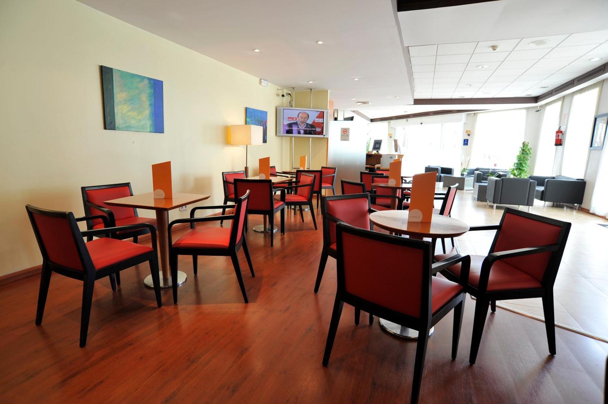 Travelodge Barcelona Del Valles Hotel