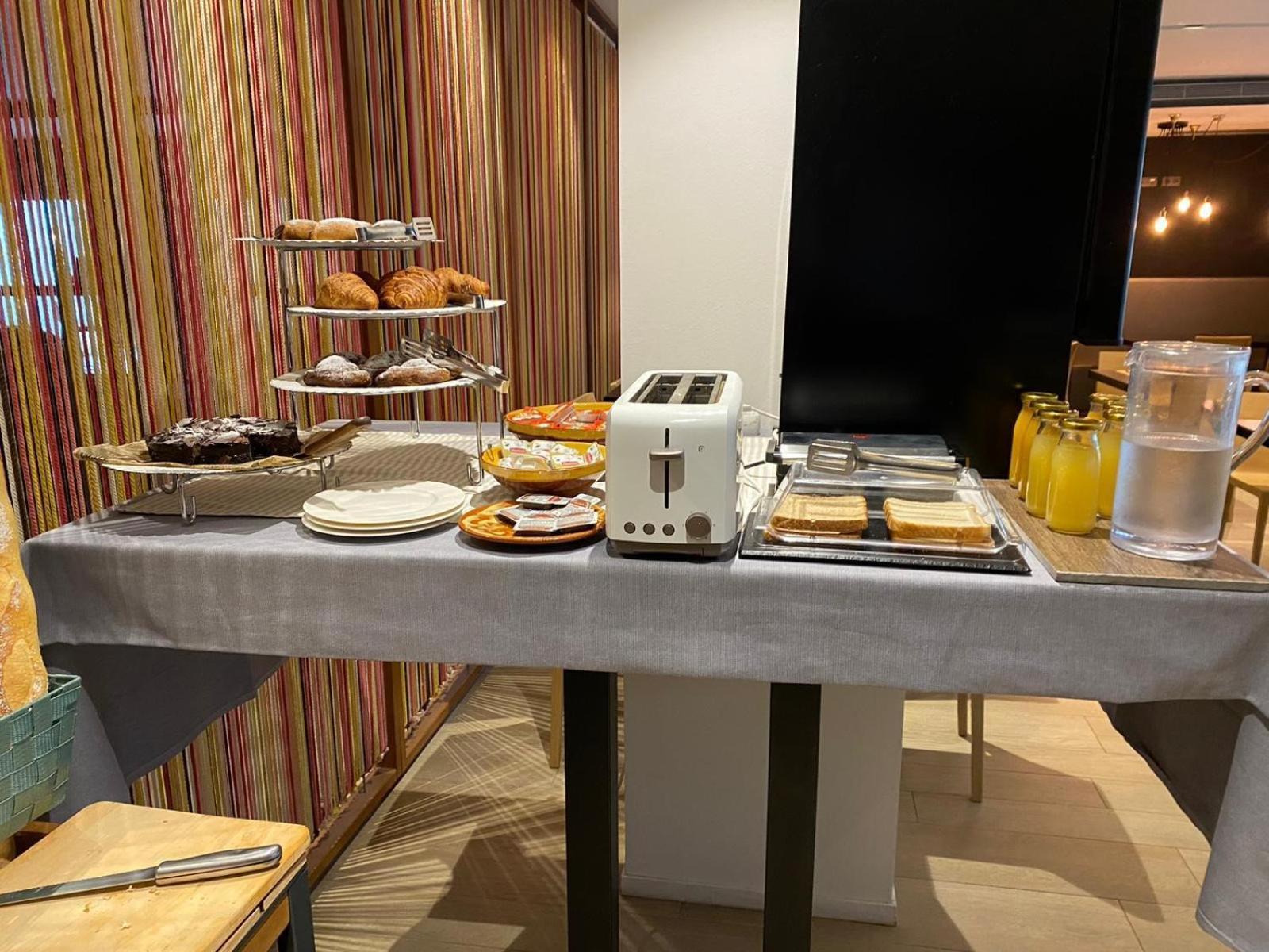 Raval De La Mar Hotel 4*