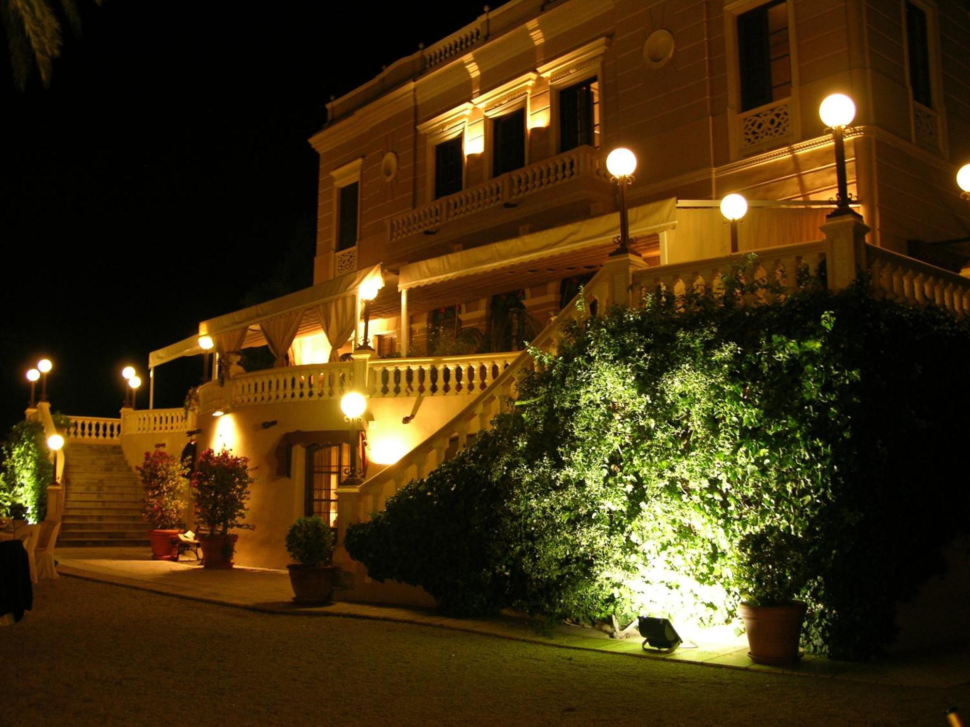 Guest house Casa De Bates 3*
