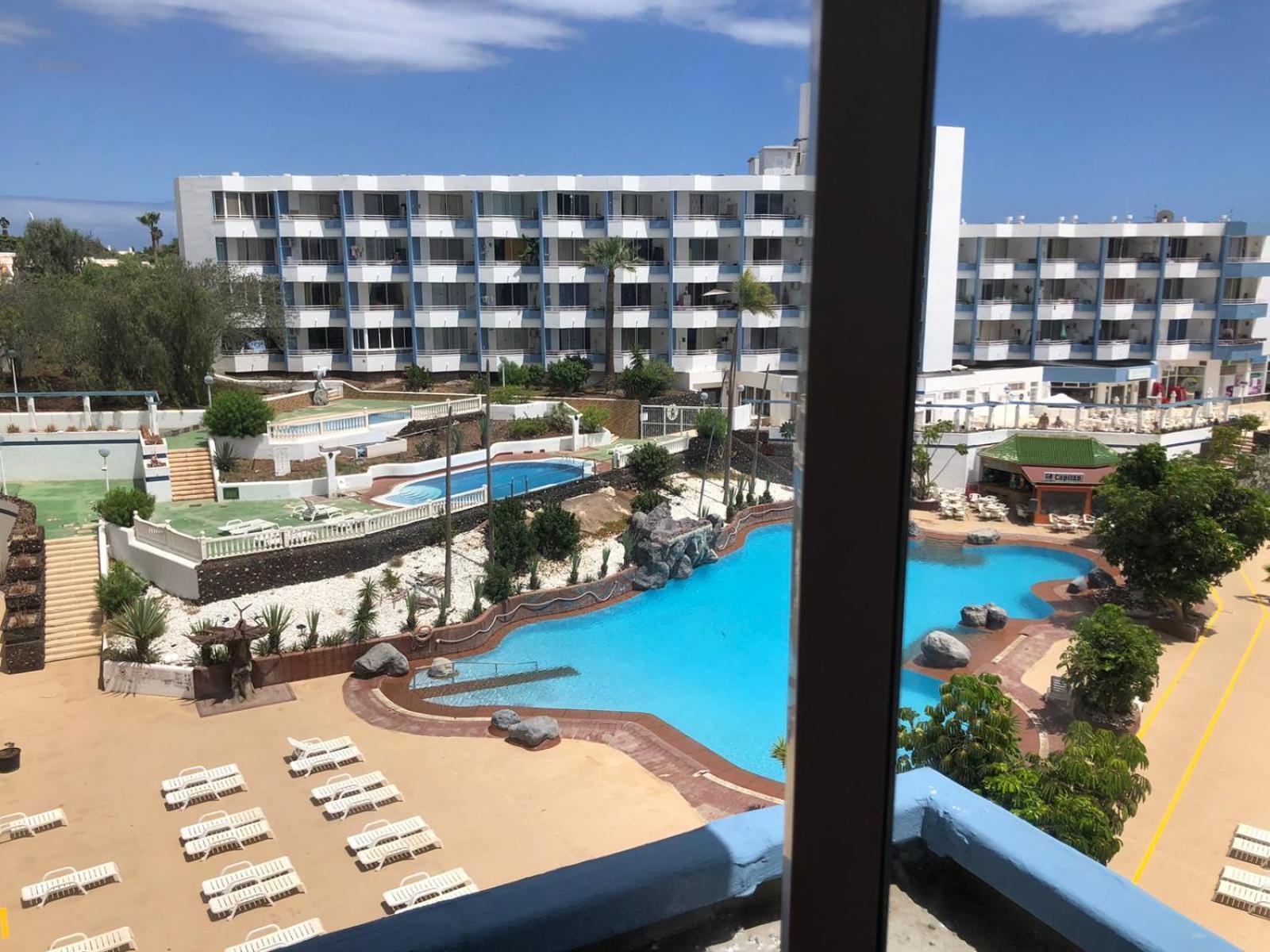 Cozy Studio, Aircon And 3 Pools Apartment *