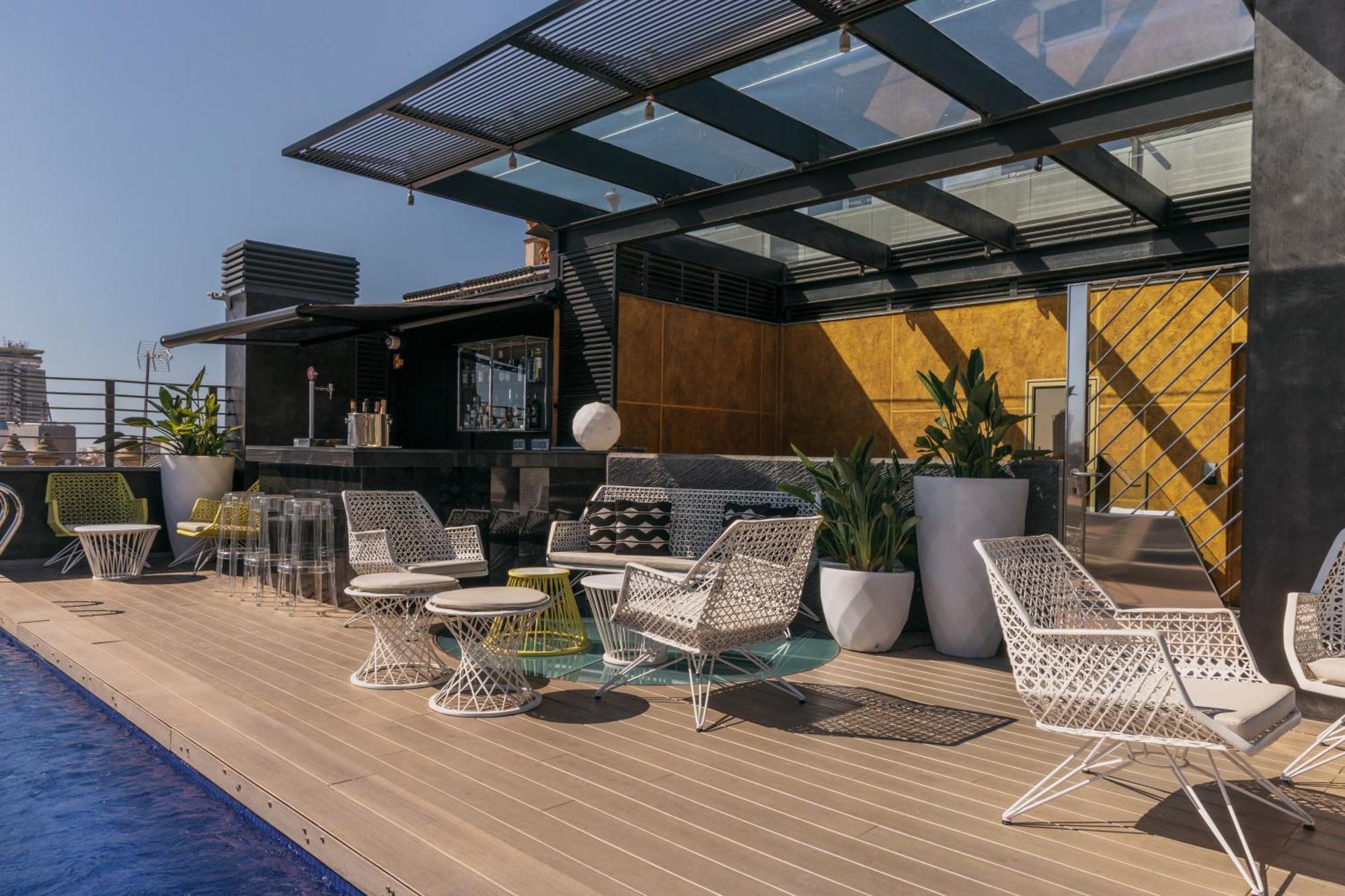 Hotel Bagues, A Small Luxury Of The World