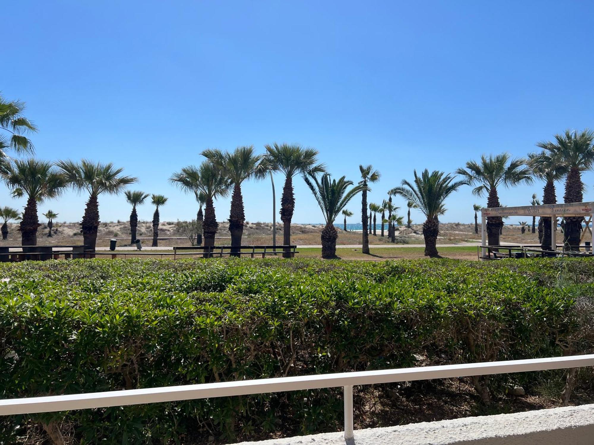Guest house La Ola 2*
