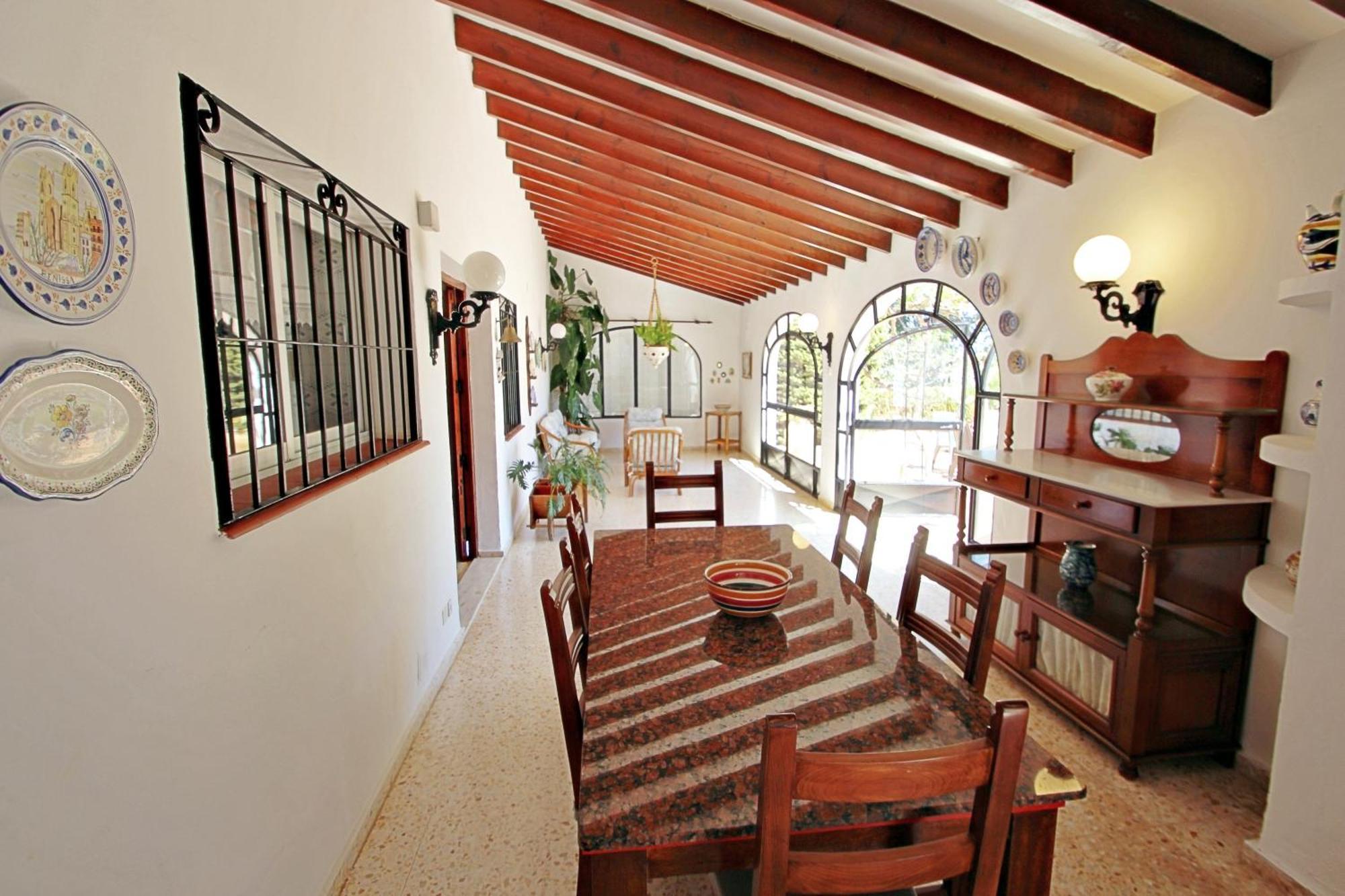 Villa Coello - Charming, Spanish Style In