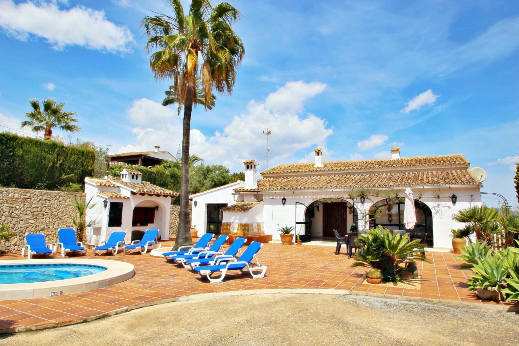 Villa Coello - Charming, Spanish Style In