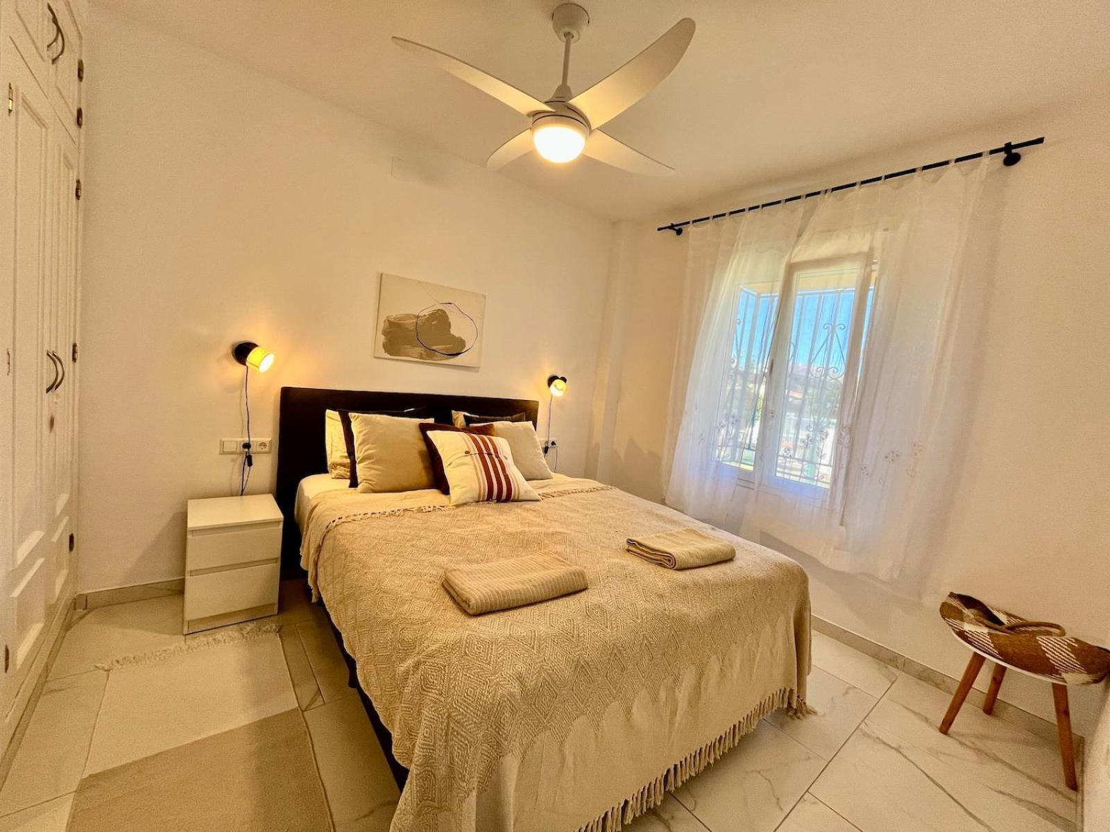 Apartment 2 Bedroom Walking Distance To The *