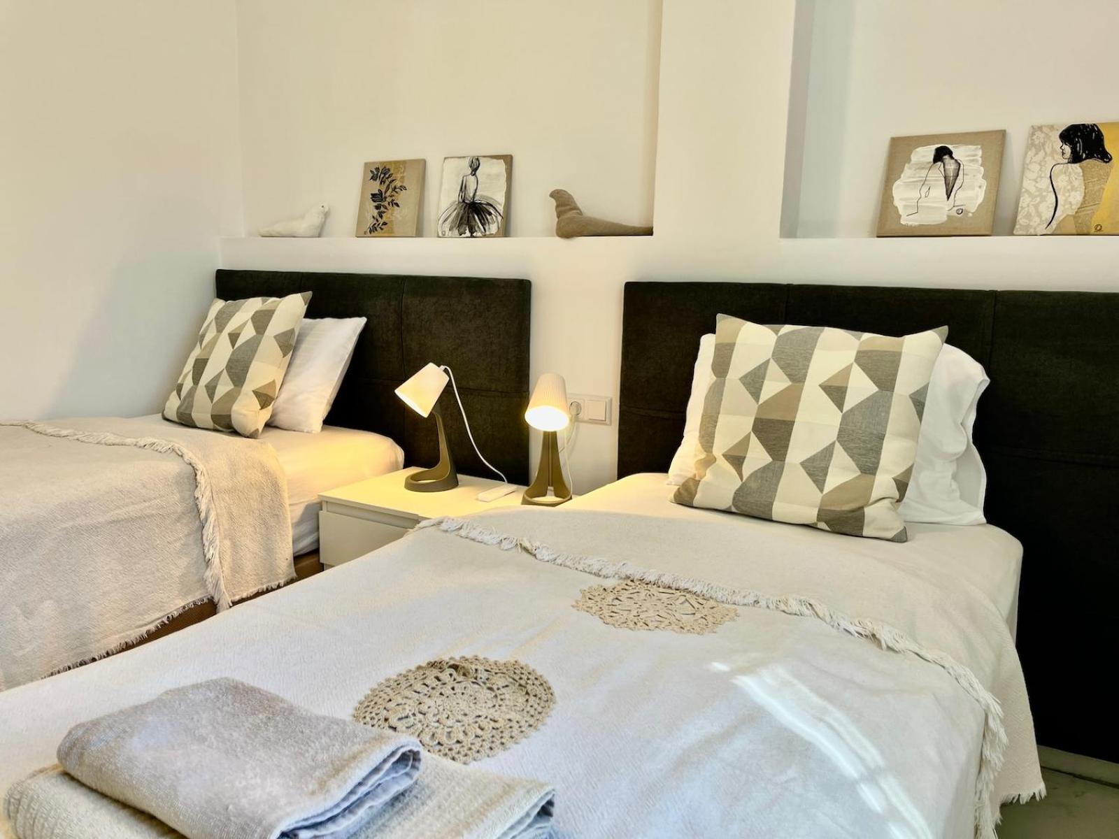 Apartment 2 Bedroom Walking Distance To The Sitio de Calahonda