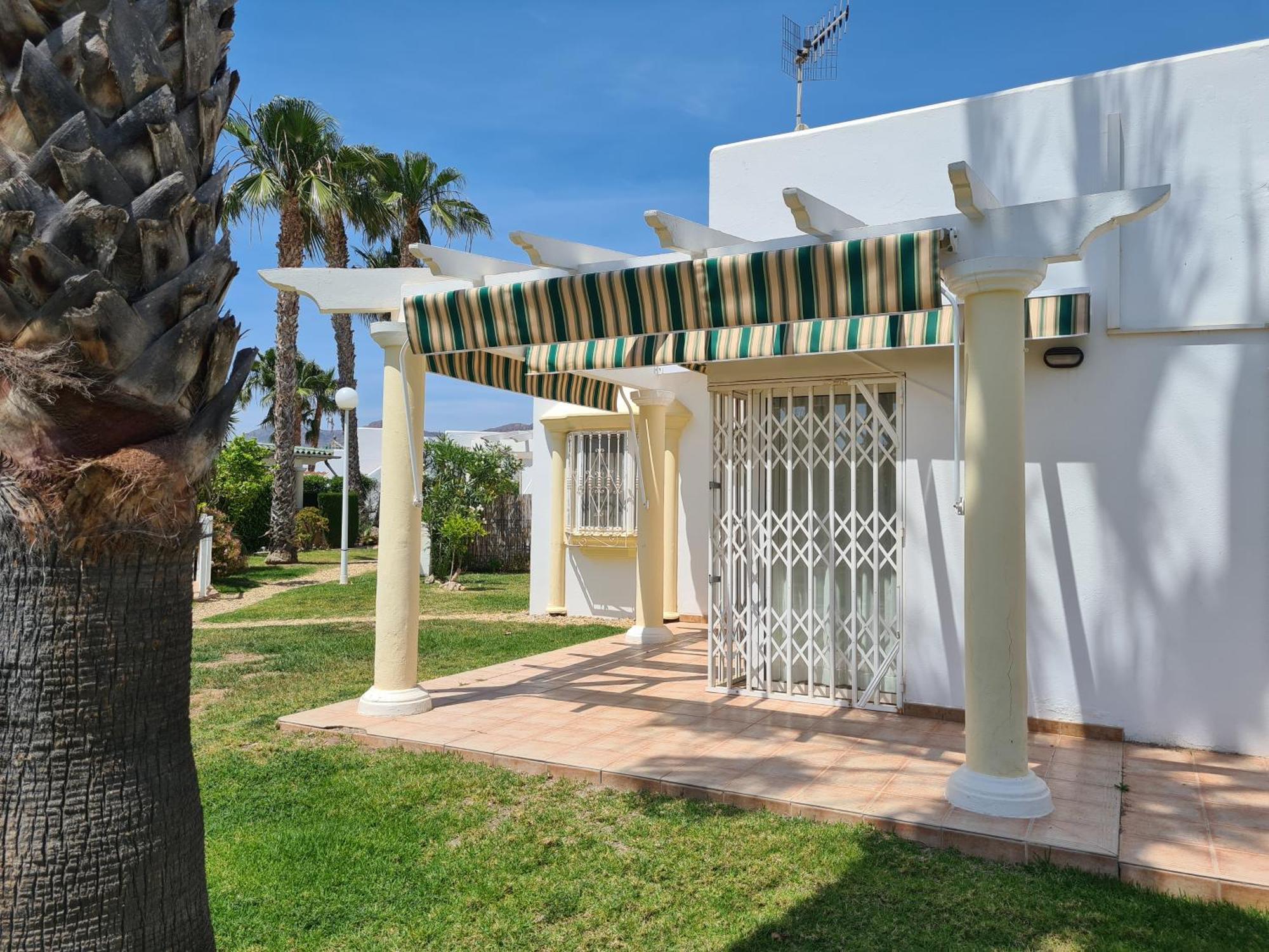 Сasa de vacaciones As050 Inviting 2-bed House La Casita *