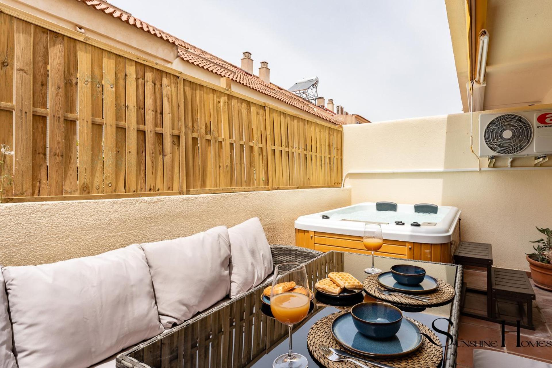 Townhouse With Jacuzzi,sea Views, Swimming Pool,garage Holiday home Benalmadena