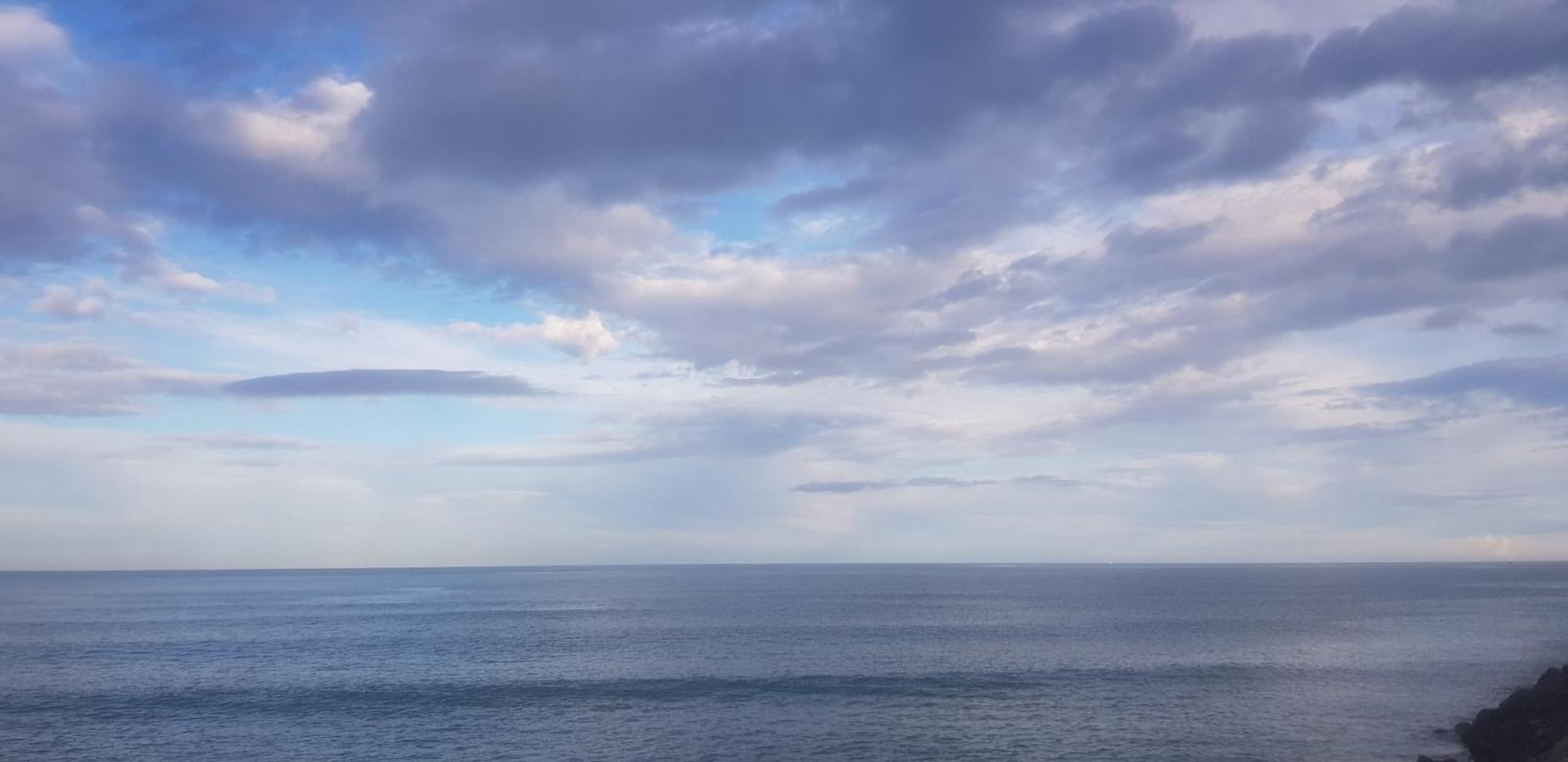 Increibles Vistas Al Mar, Montana, Con A-a, Piscina, Parking, Calefaccion- Galardon Excelencia 2024-2025 Apartment *