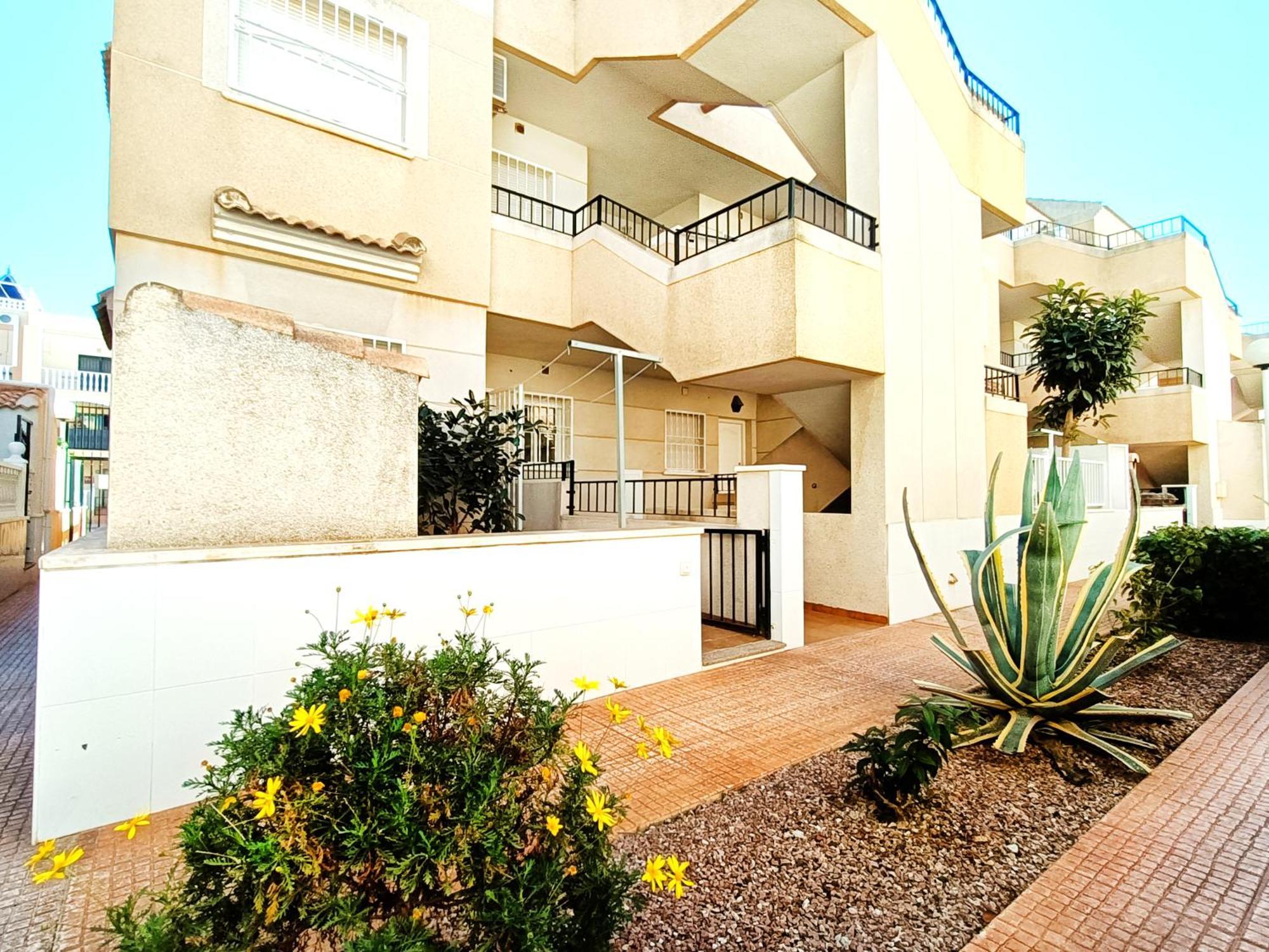 Sunny Blue - Near Pools & Apartment