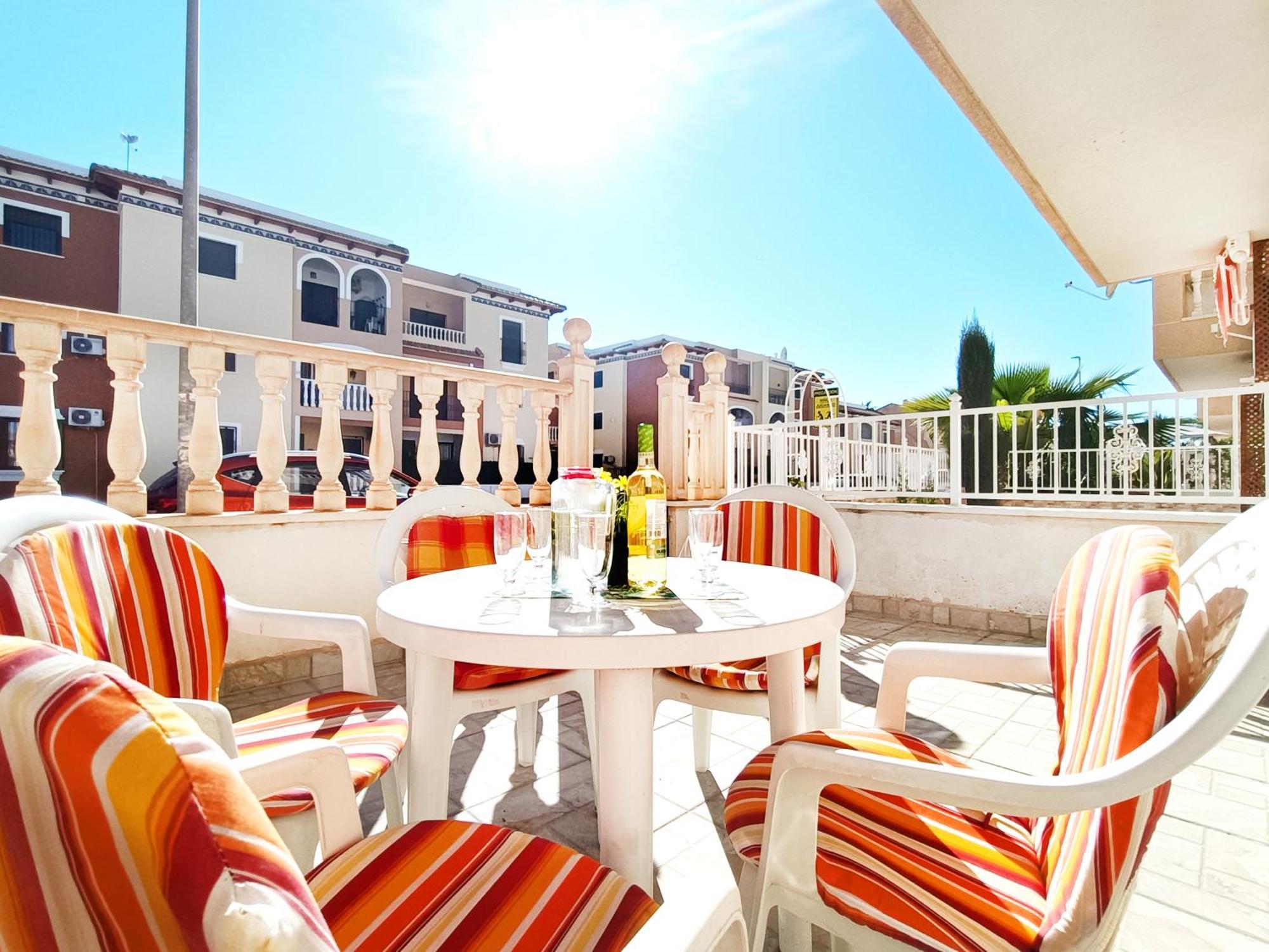 Sunny Blue - Near Pools & Apartment *