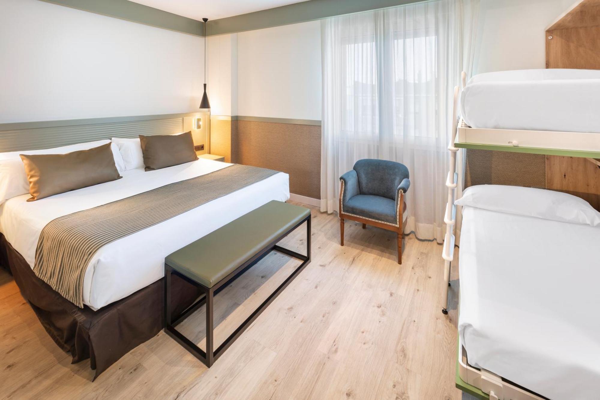 Catalonia Santa Justa Hotel 4*