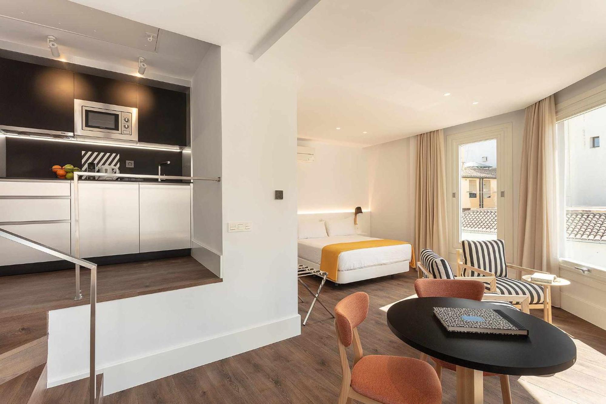 Casa Miravalle Catedral Apartahotel 4*