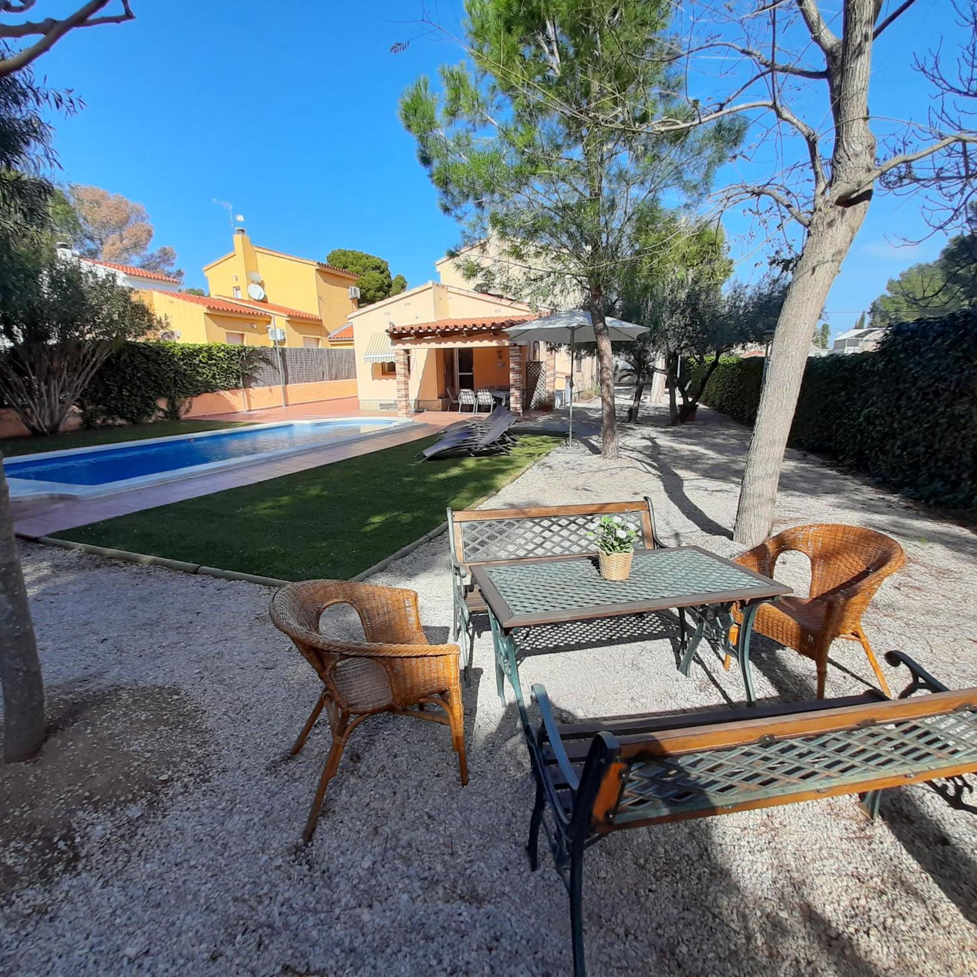 Ame447 Con Piscina Privada 9x5m Y Jardin Vallado Villa *