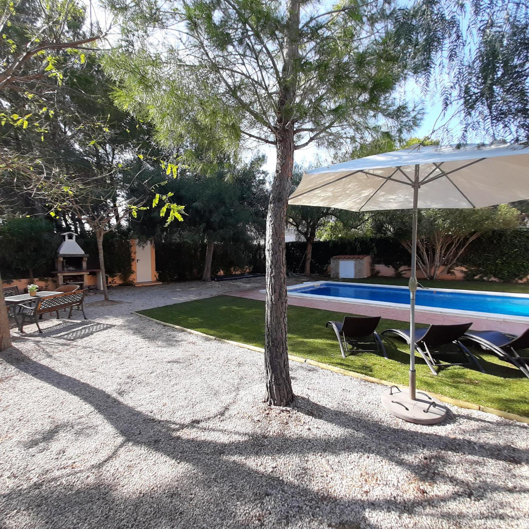 Ame447 Con Piscina Privada 9x5m Y Jardin Vallado Villa