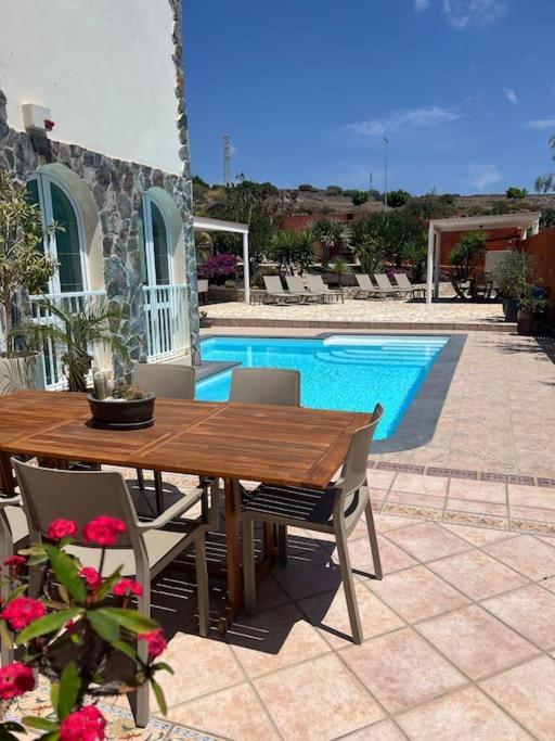 Casa Macken Con Piscina Climatizada Y Jacuzzi Holiday home
