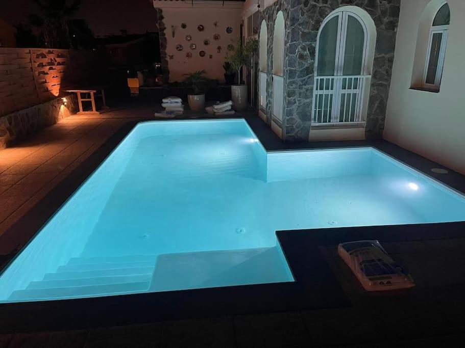 Casa Macken Con Piscina Climatizada Y Jacuzzi Holiday home *