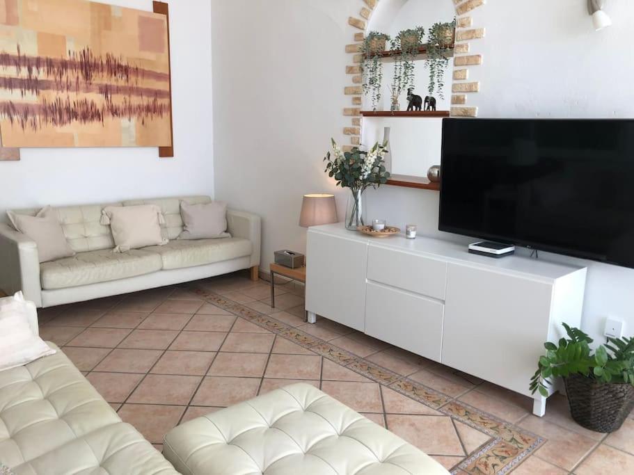 Casa Macken Con Piscina Climatizada Y Jacuzzi Holiday home