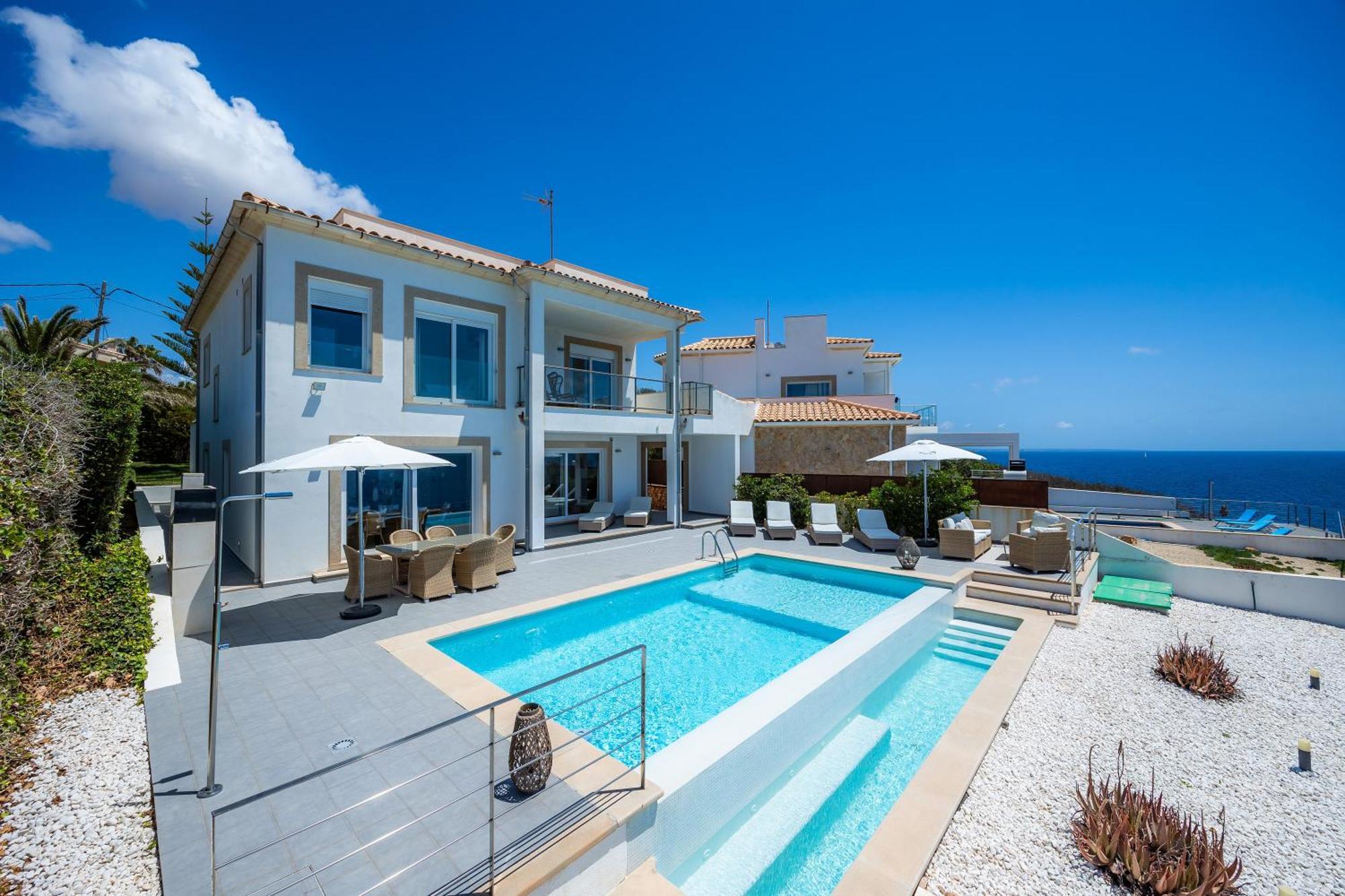 Azul Villa