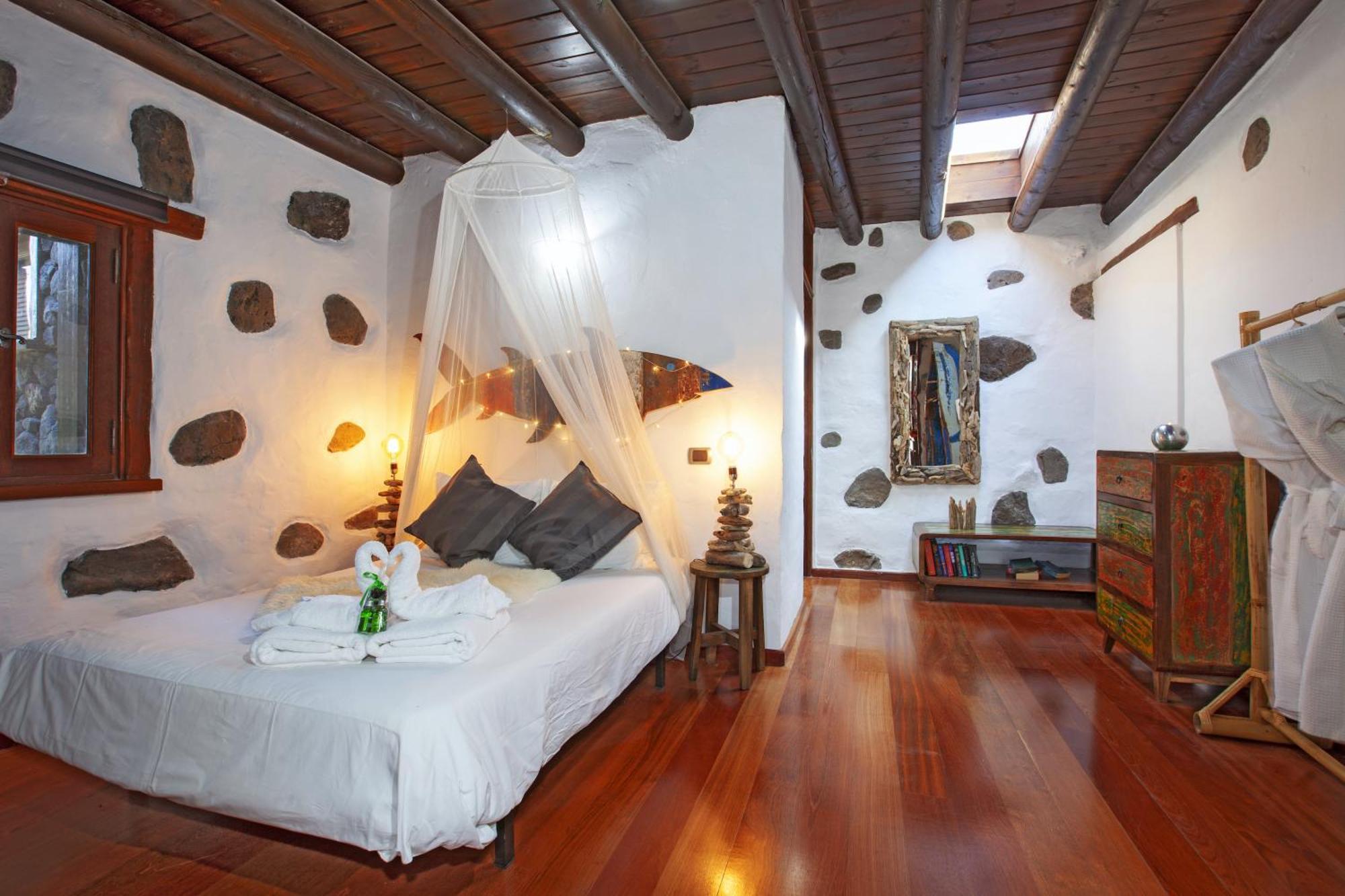 Resort De Arrieta Village - Yurts And Stone - Shared Pool - Walking Distance To Arrieta - Eco Friendly *
