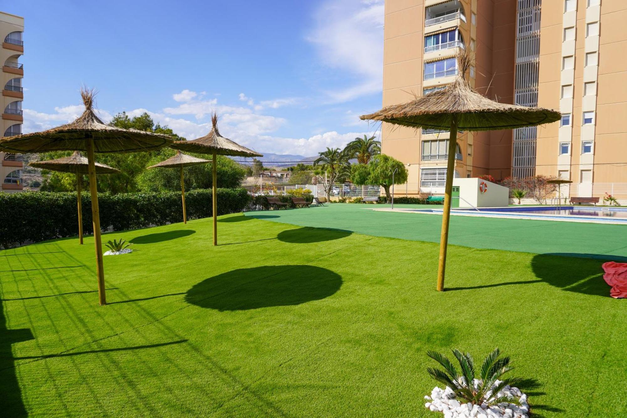 Con Piscina En By Bebalmy