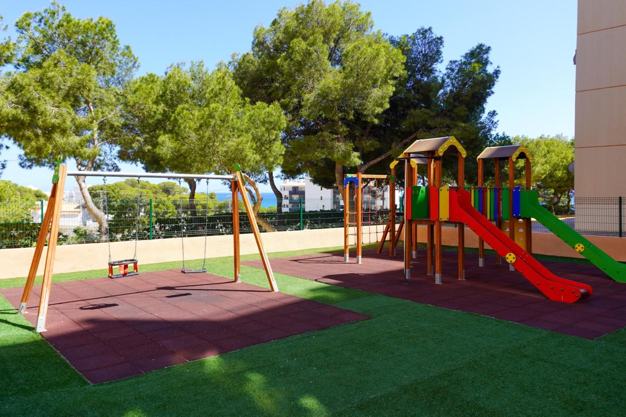 Con Piscina En By Bebalmy Apartamento
