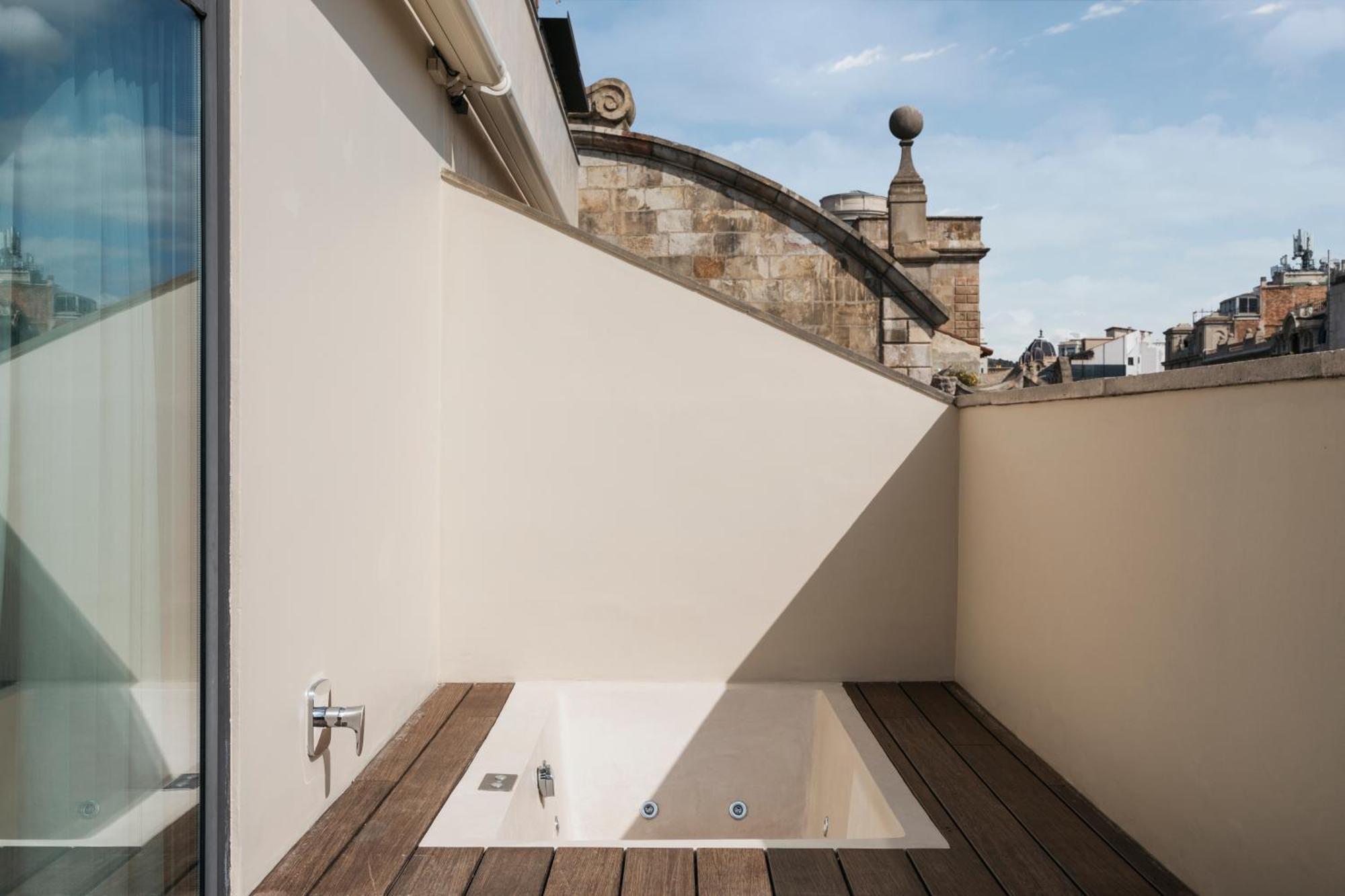 Bagues, A Small Luxury Of The World Barcelona