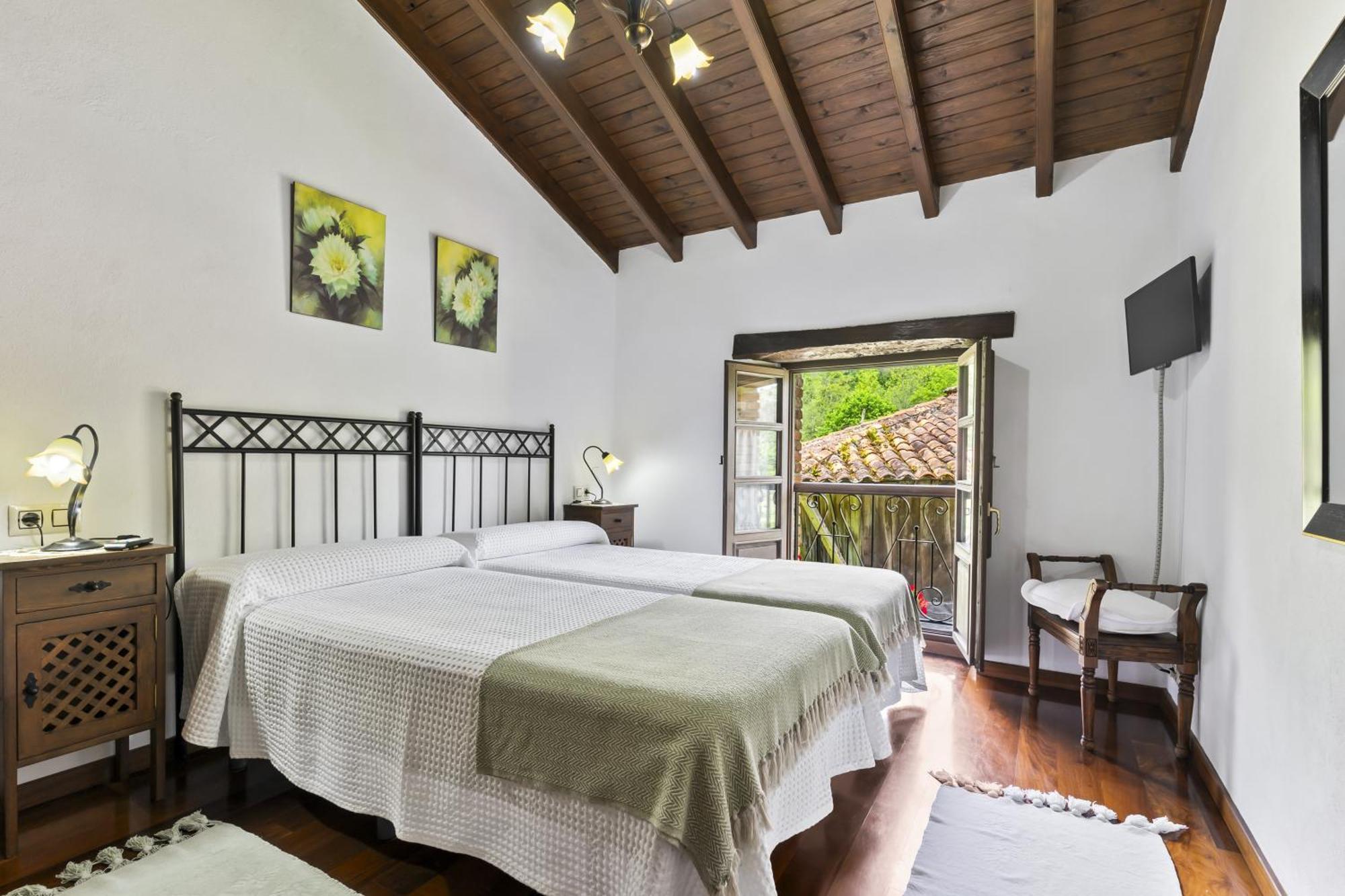 Casa De Aldea La Venta Probes * Llanes