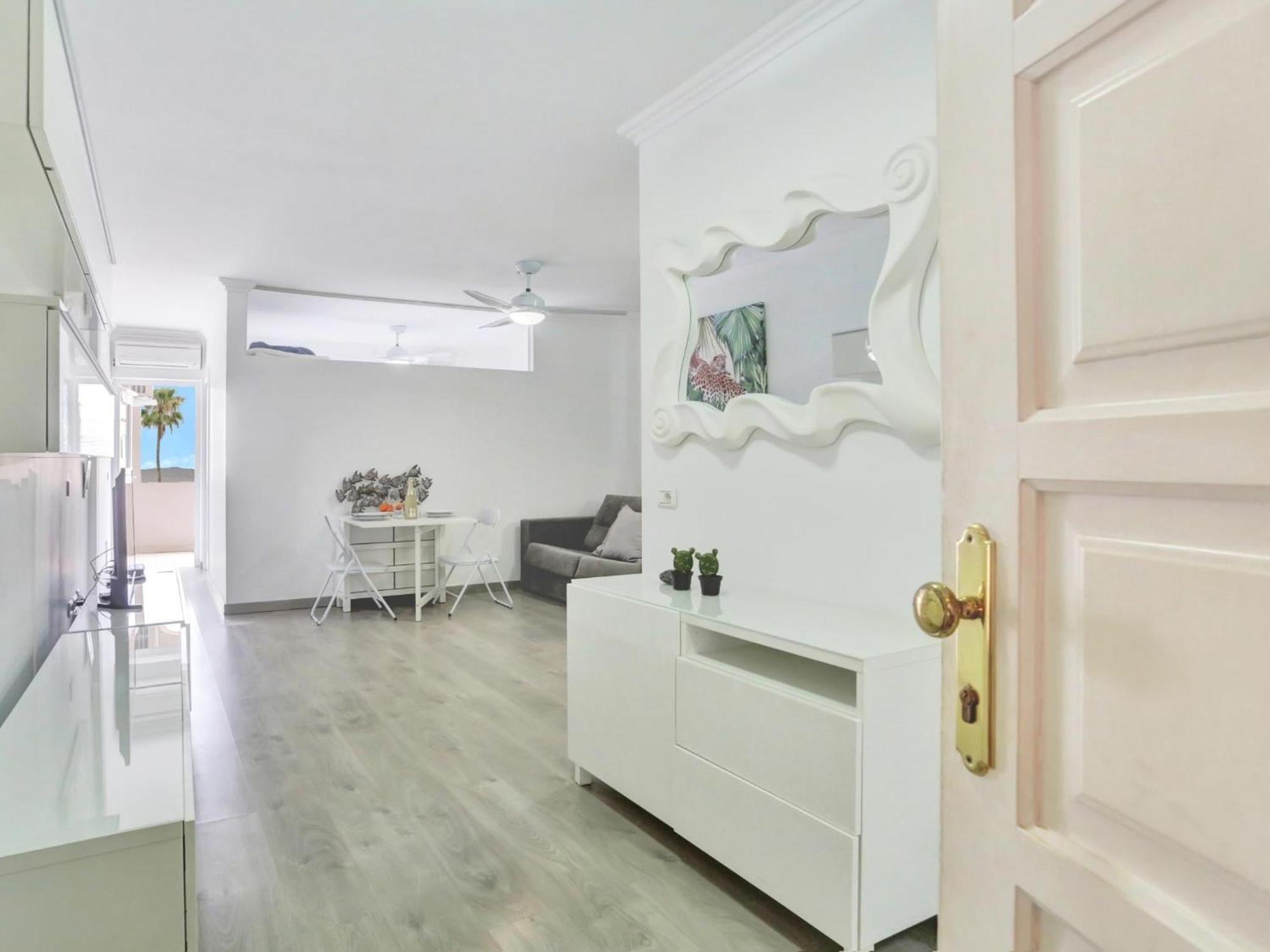 Little Gem, Panoramic Balcony, Con Air, Pool, Wifi * Chayofa