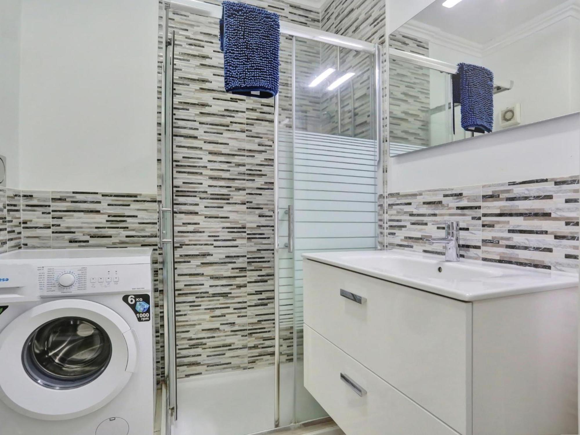 Little Gem, Panoramic Balcony, Con Air, Pool, Wifi Apartment