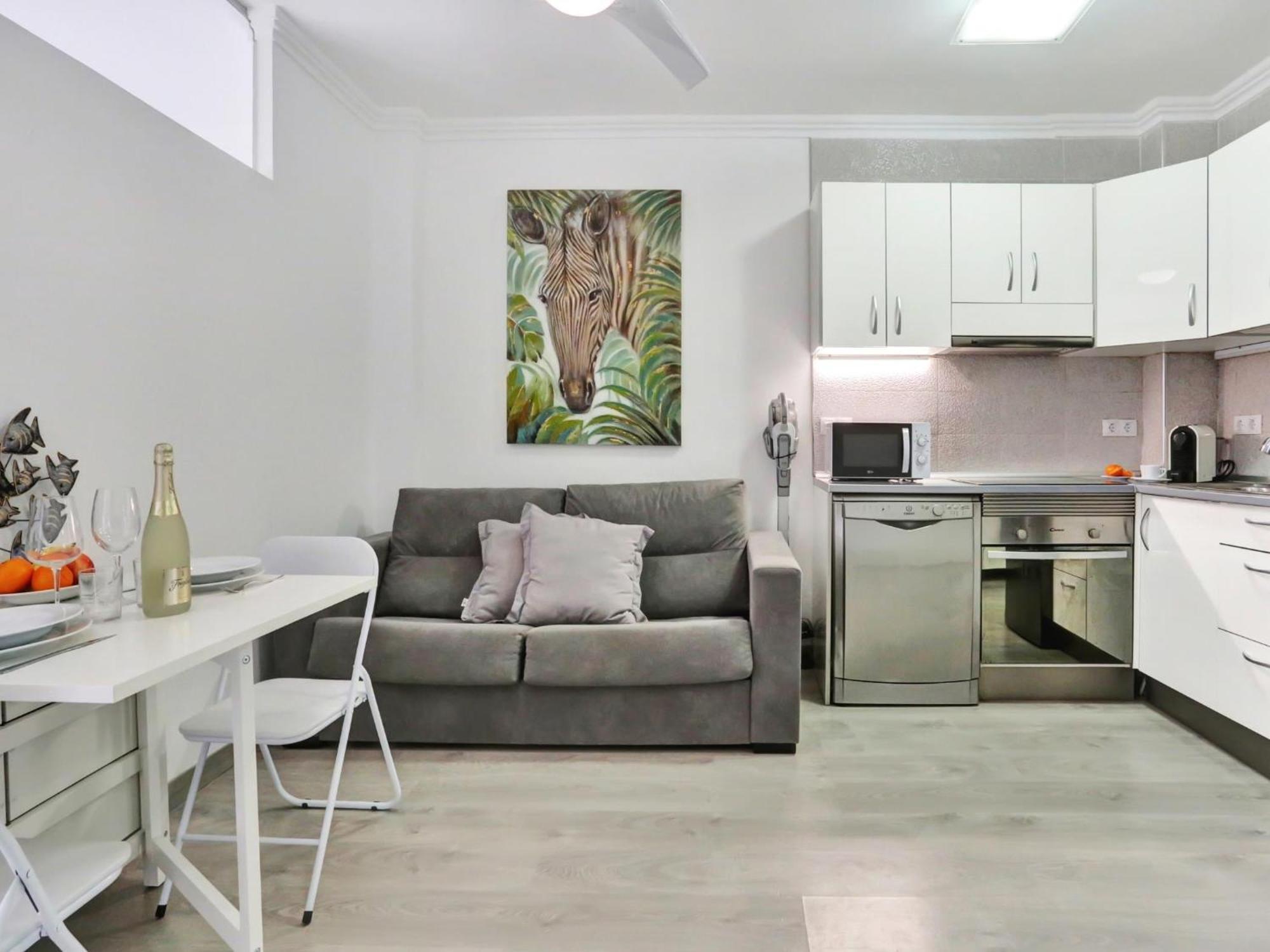 Little Gem, Panoramic Balcony, Con Air, Pool, Wifi Apartment Chayofa