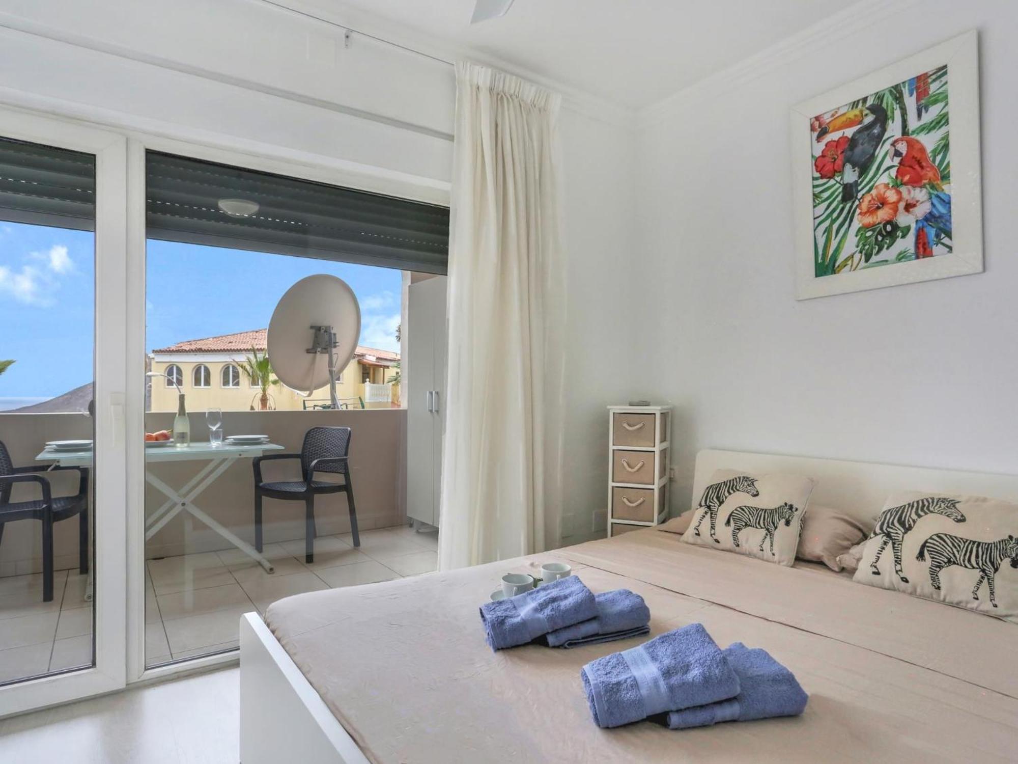 Little Gem, Panoramic Balcony, Con Air, Pool, Wifi Apartment Chayofa