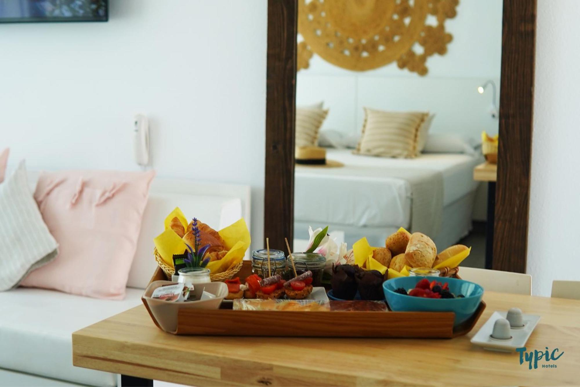 Marina Playa - Adults Only Apartahotel San Antonio Abad