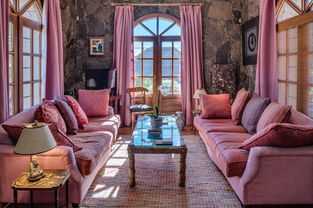 Villa Luxury In Nature With Swimming Pool Luxus-finca In Der Mit Pool, De Lujo En La Naturaleza Con Piscina