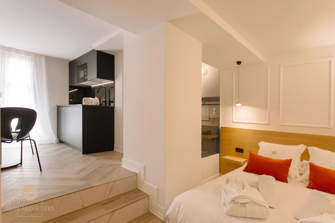 Castelar Palace & By Seaward Suites Aparthotel *