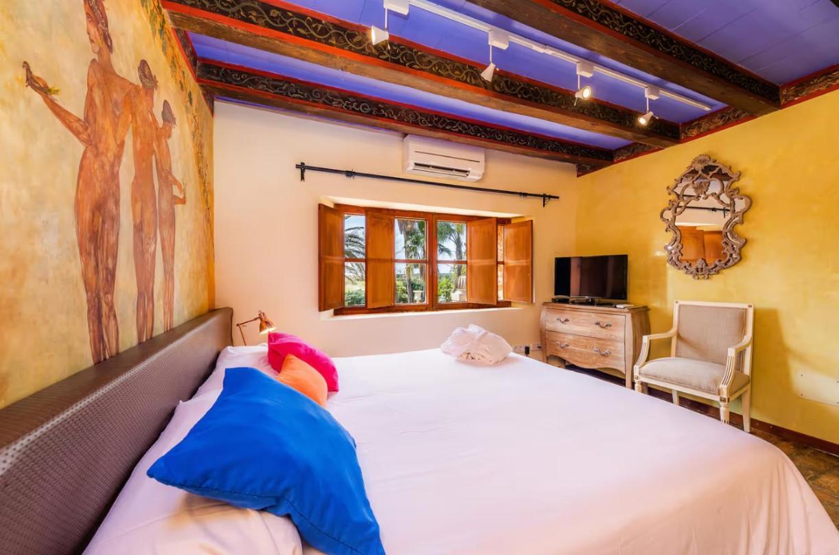 Es Revellar Art - Adults Only Farm stay