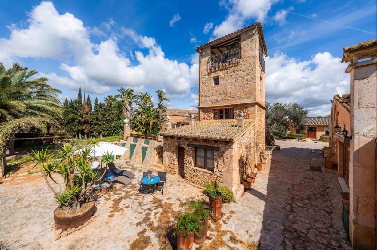 Es Revellar Art - Adults Only Farm stay *