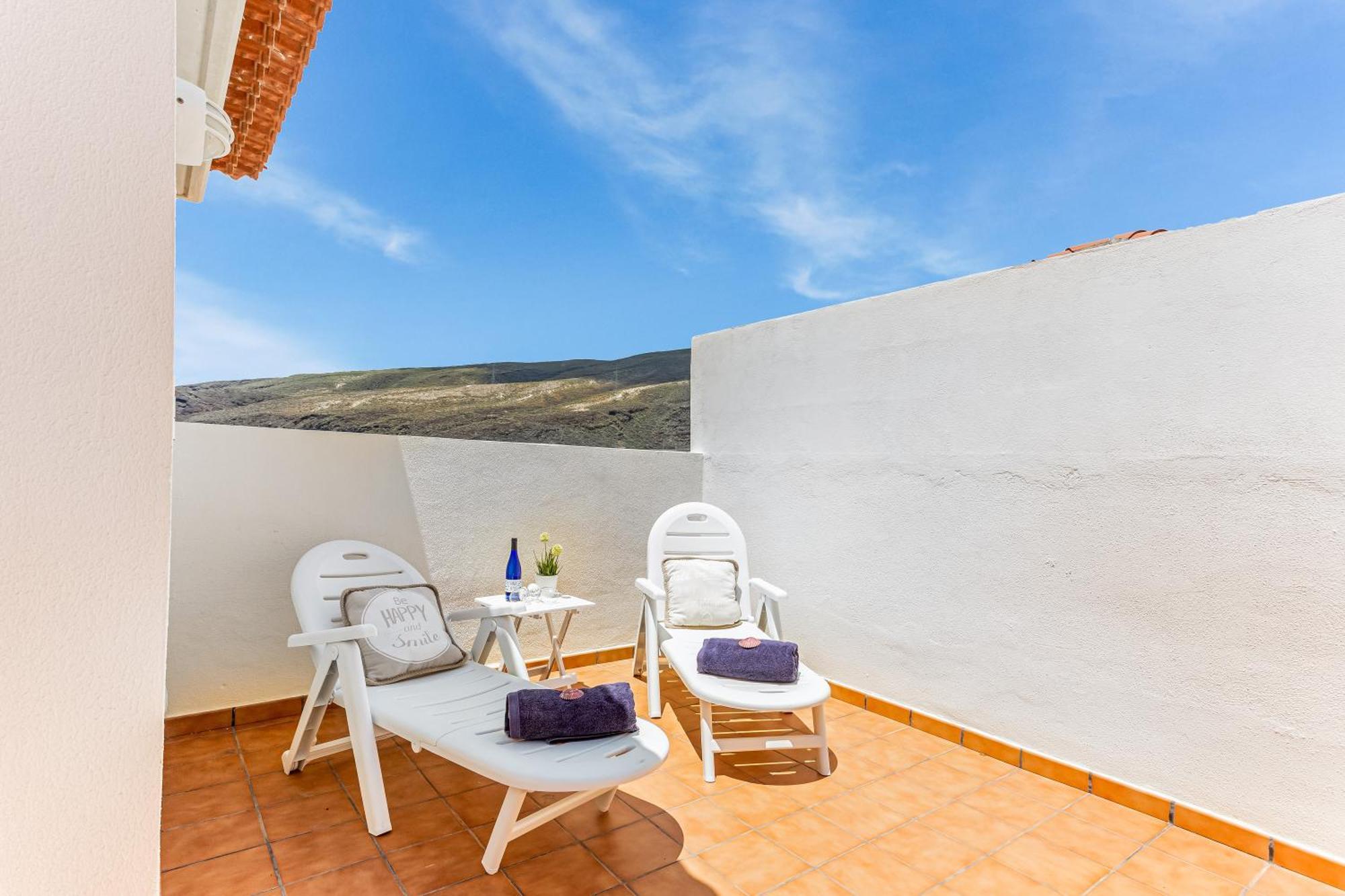 Roof Terrace, Pool Near *