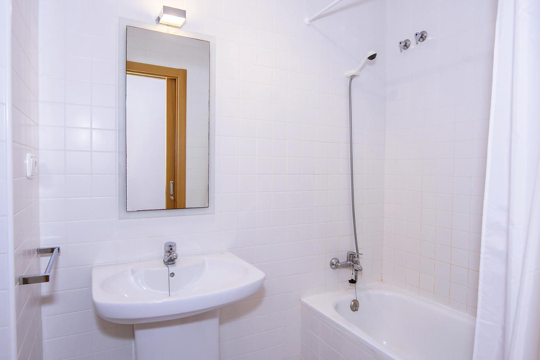 Puerta Del Sol Apartment *