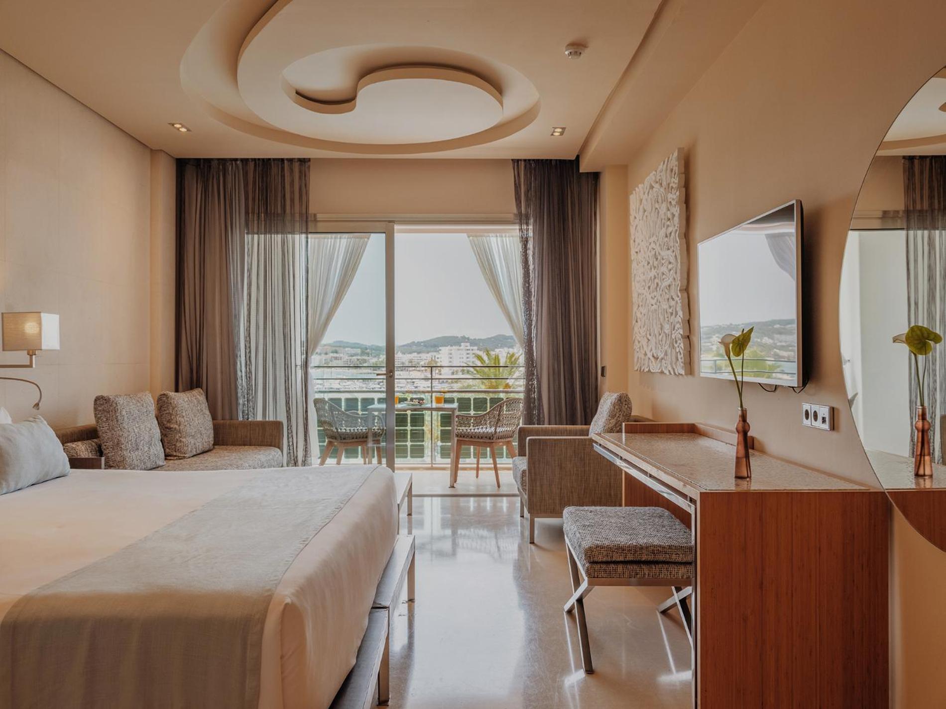 Aguas De Ibiza Grand Luxe Hotel Santa Eulalia del Río