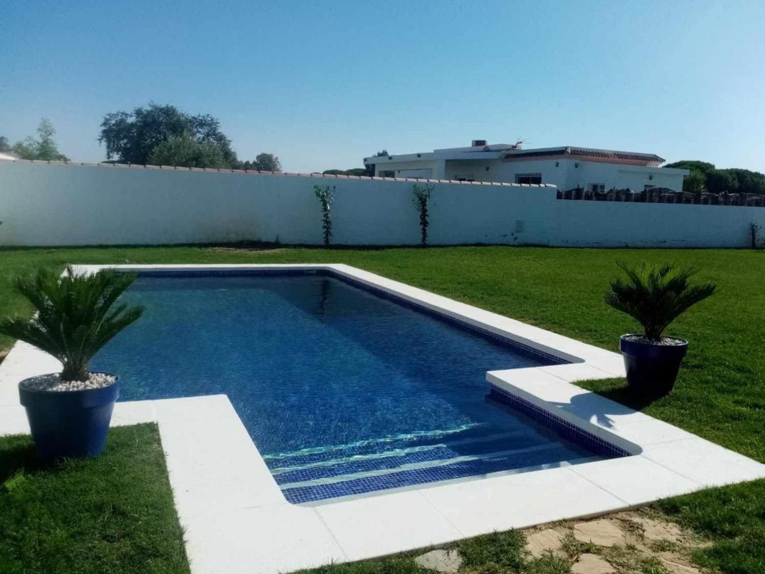 Casitas De La Barrosa Con Jardin Y Piscina Holiday home Chiclana de la Frontera