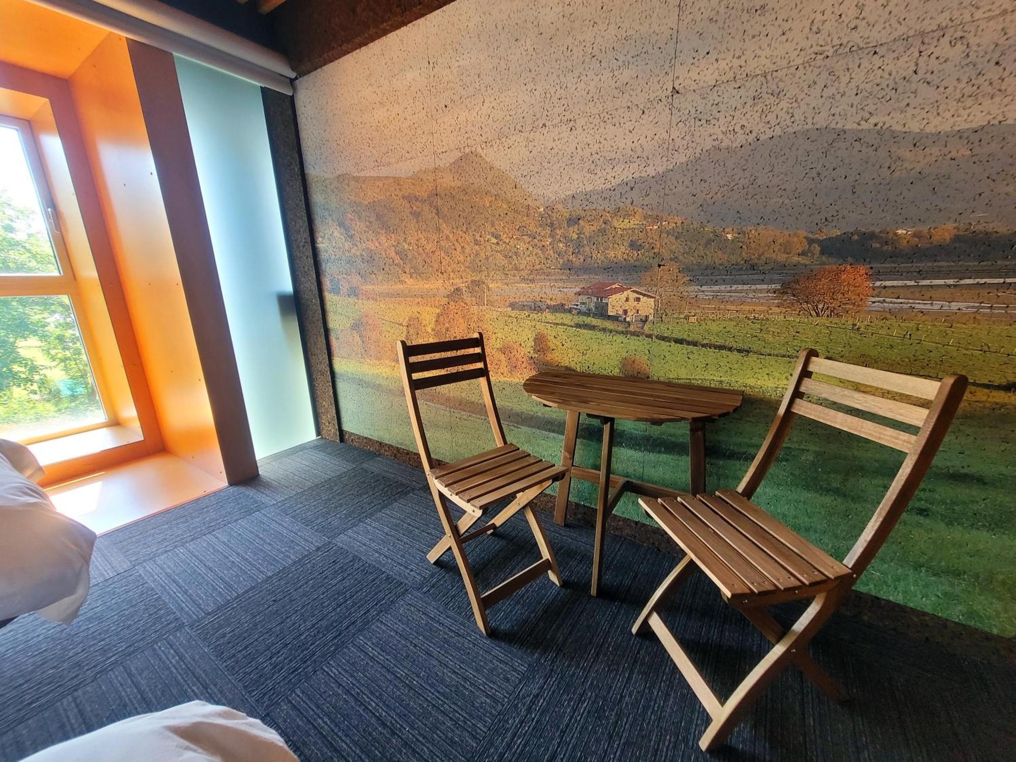 Urdaibai Bird Center Hotel *