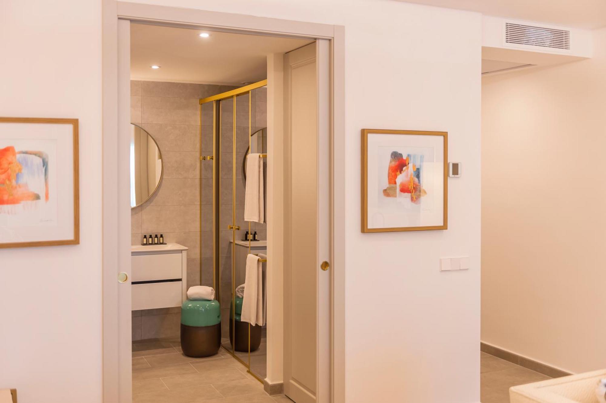 Dionis Boutique & Hotel 4*