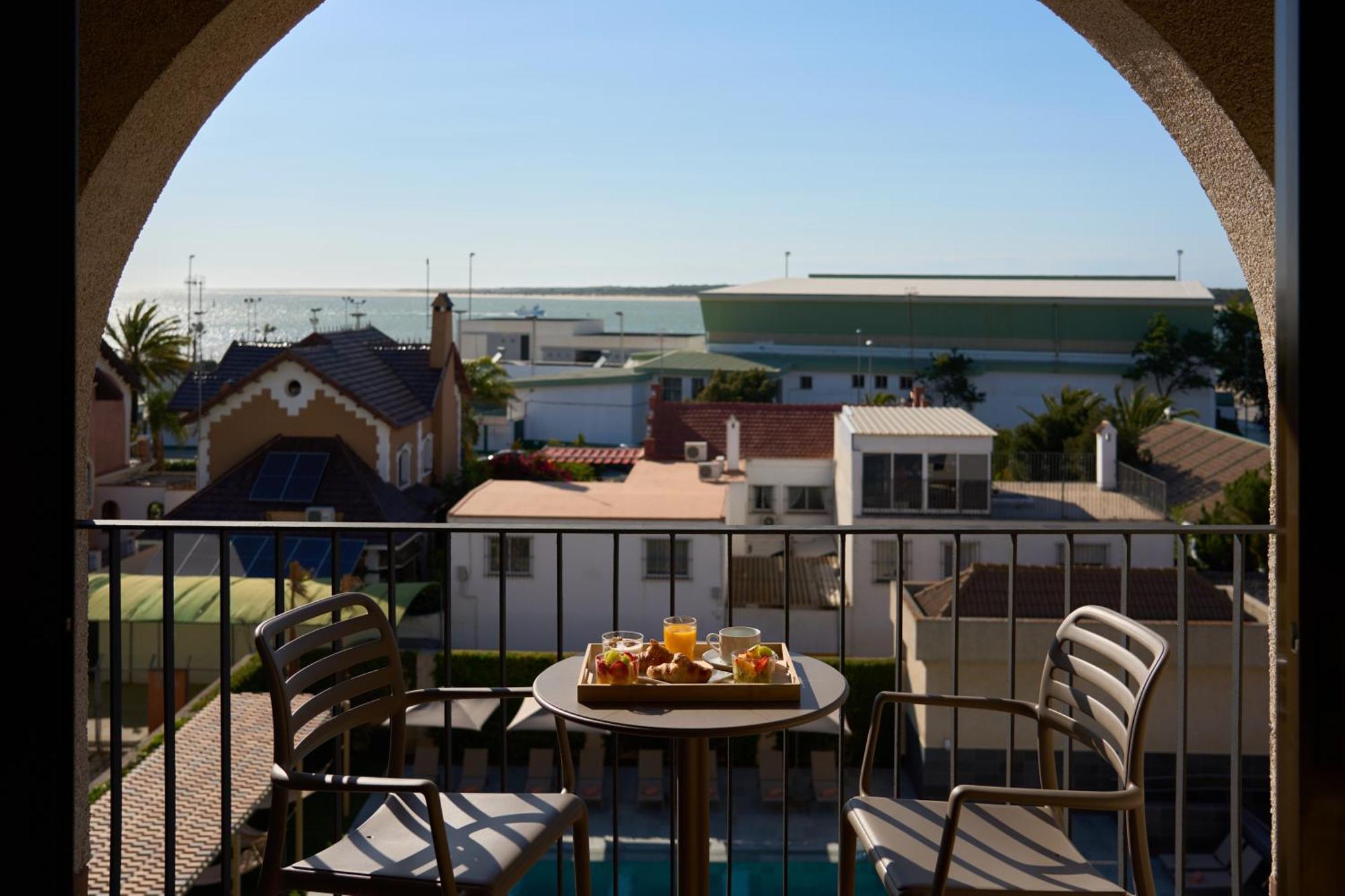 Hotel Macia Donana 4*