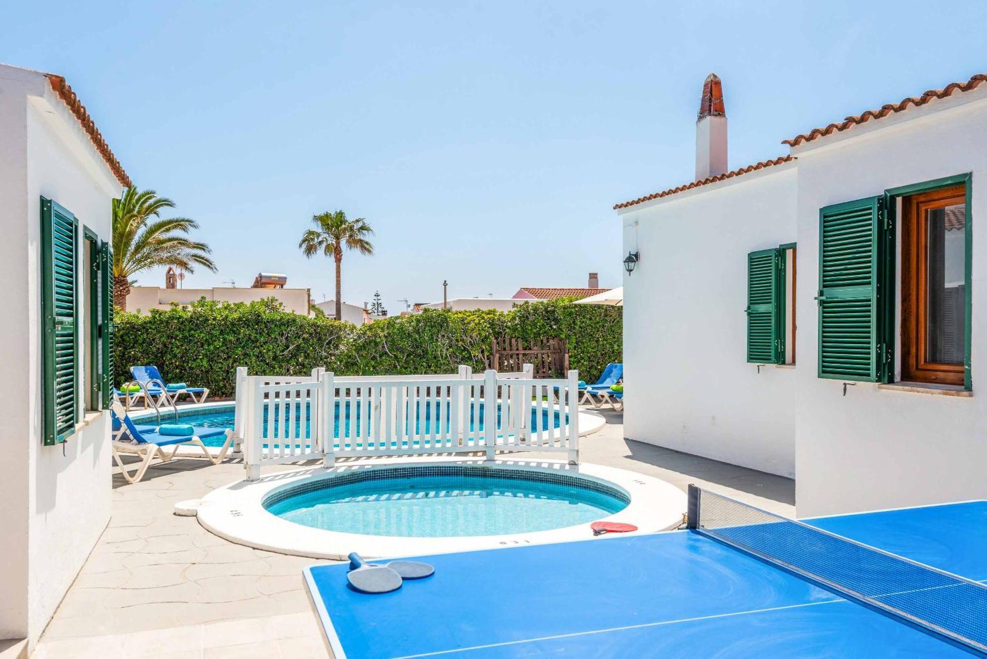 Petunias Villa Cala'N Blanes (Menorca)