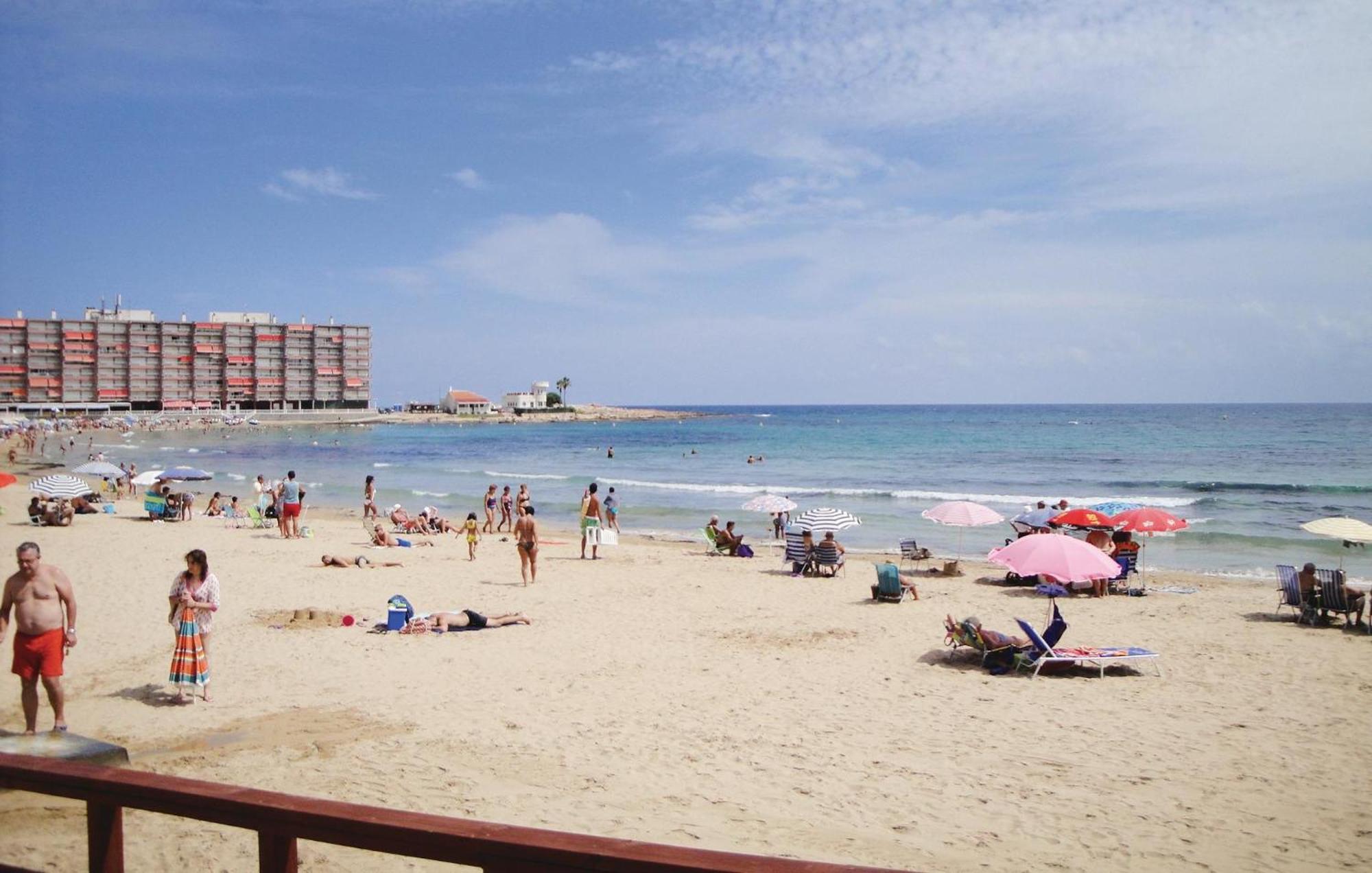 Apartment 2 Bedroom Cozy In Torrevieja