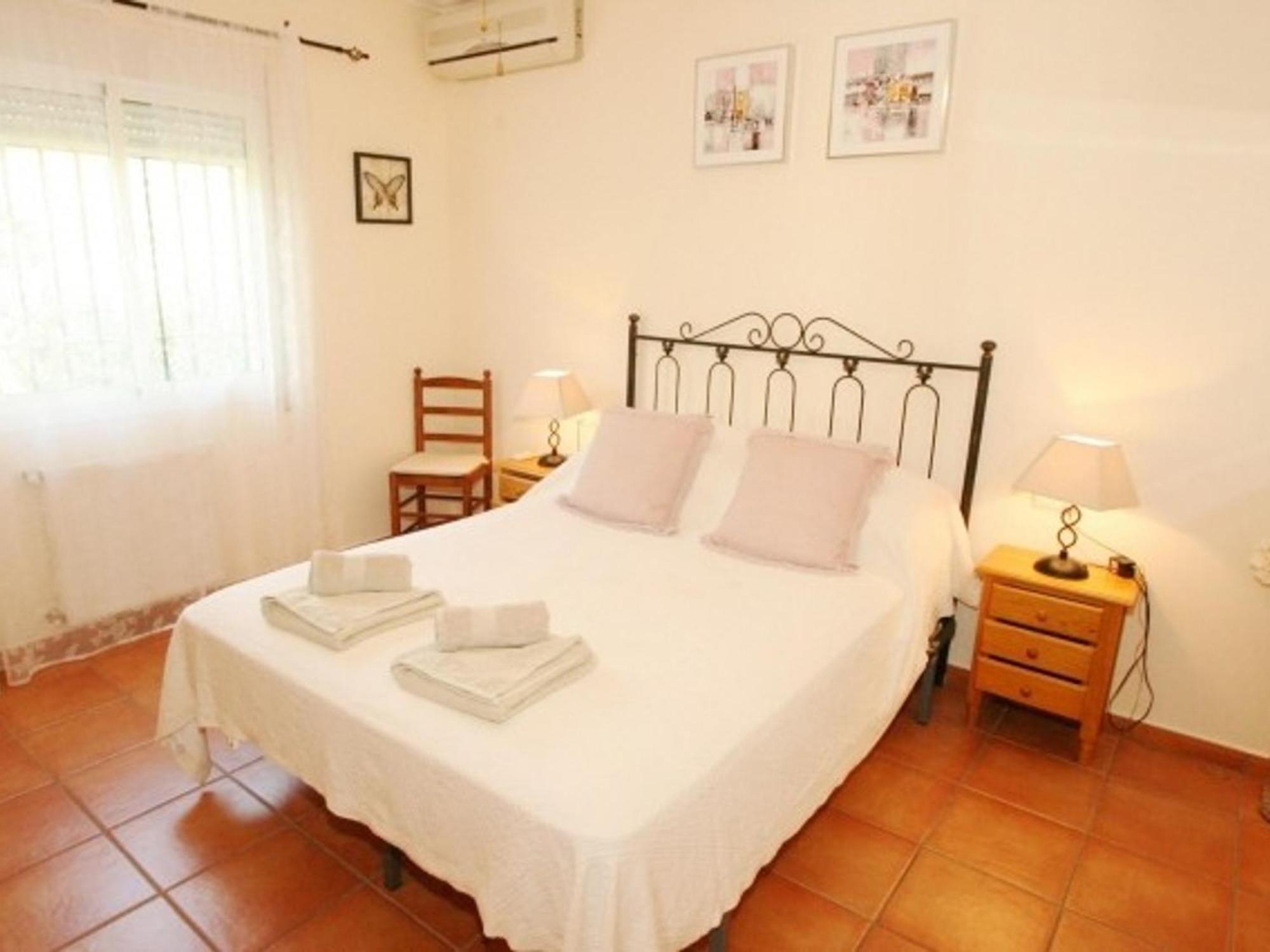 Encantadora En Orba Con Piscina Privada Y Aire Acondicionado 6 Personas - Hisp-10-3