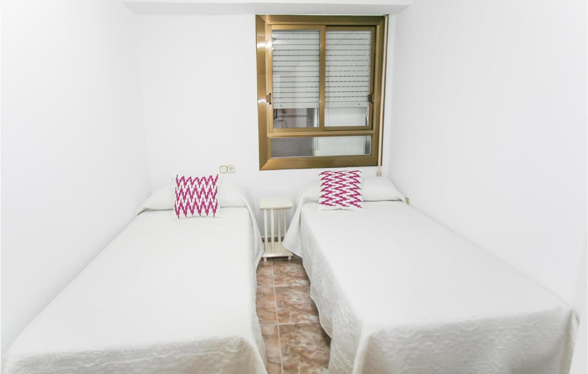 Apartment 4 Bedroom Gorgeous In Santa Pola