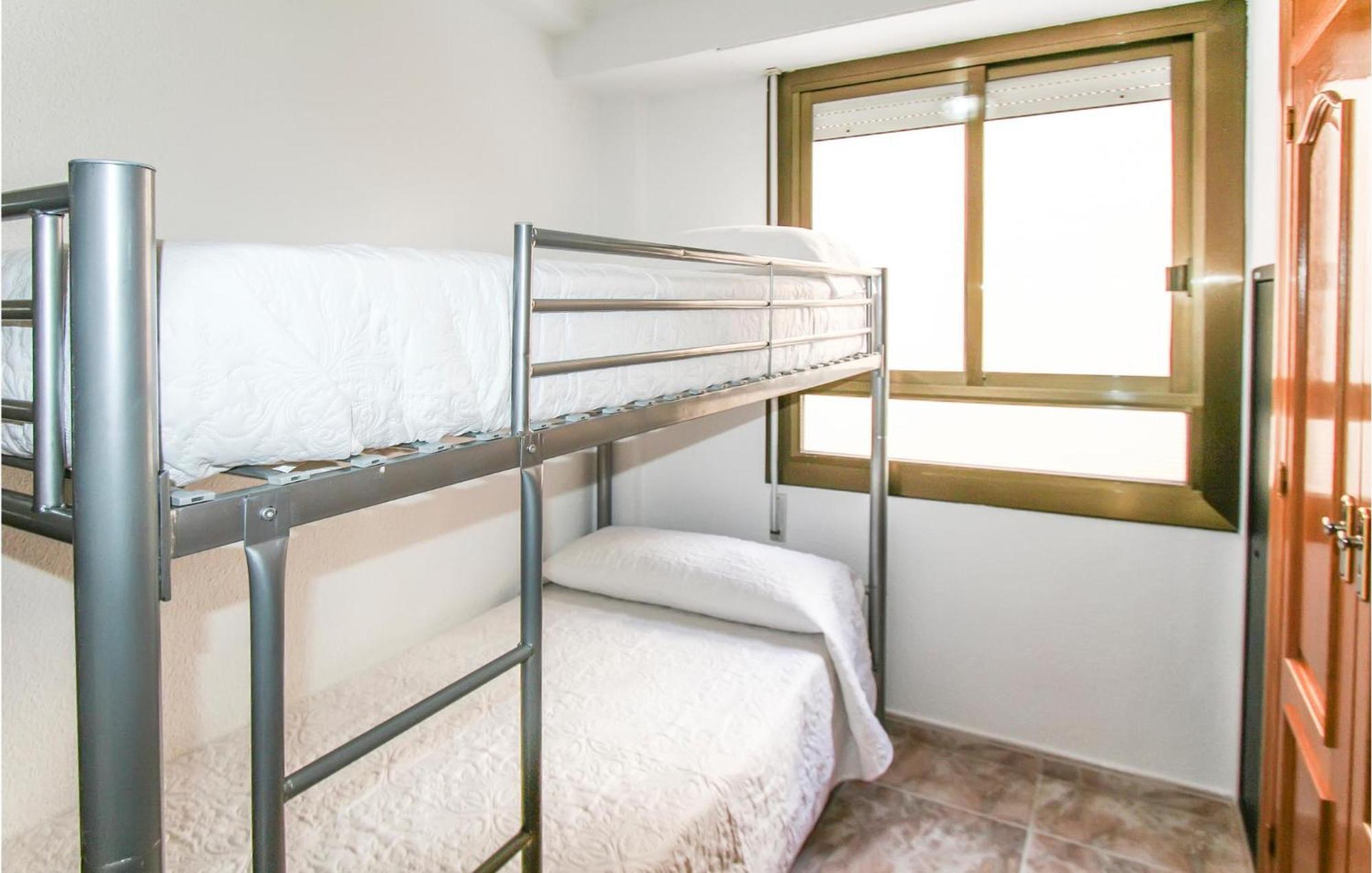 4 Bedroom Gorgeous In Apartment Santa Pola