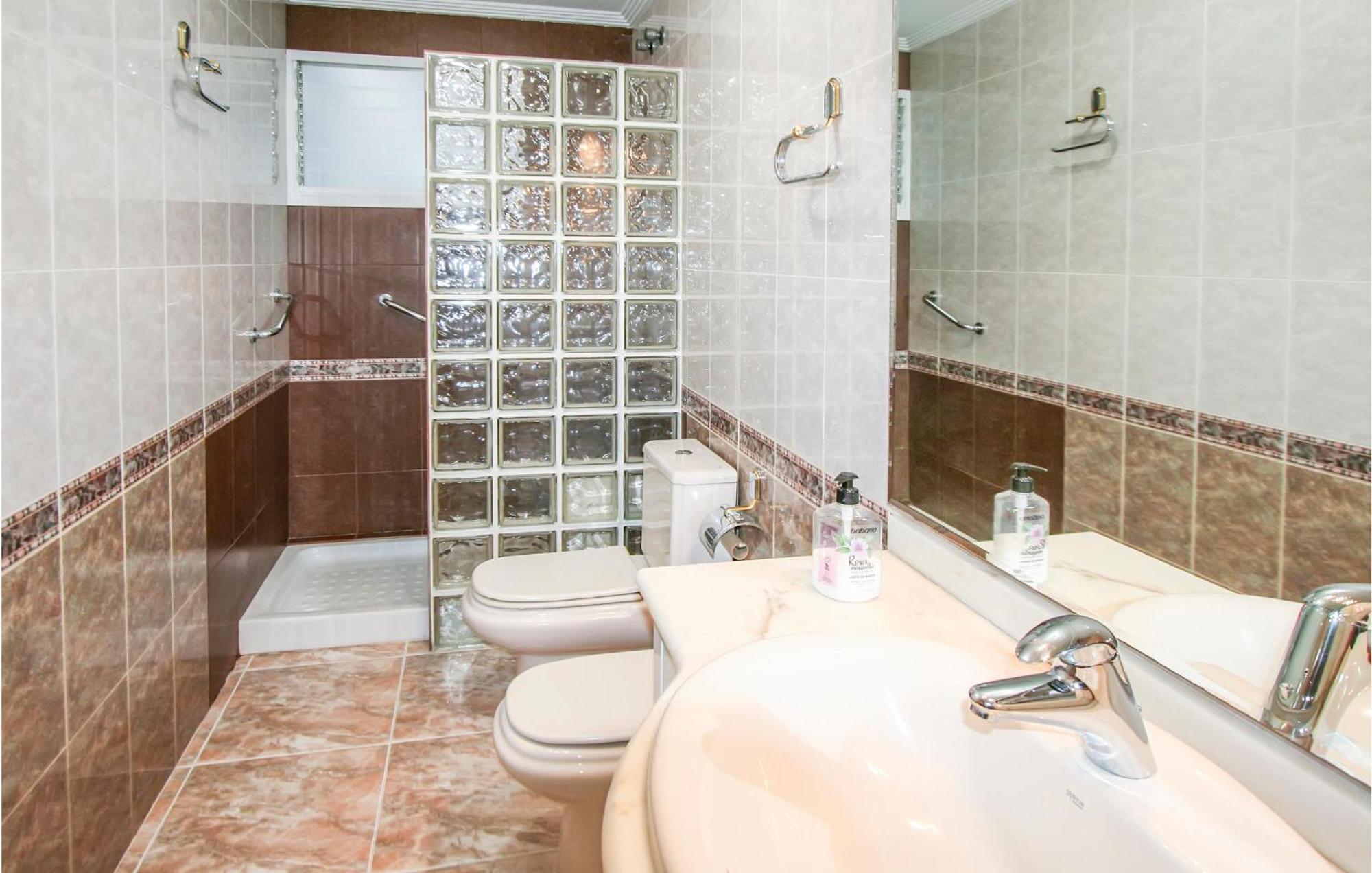 4 Bedroom Gorgeous In Santa Pola